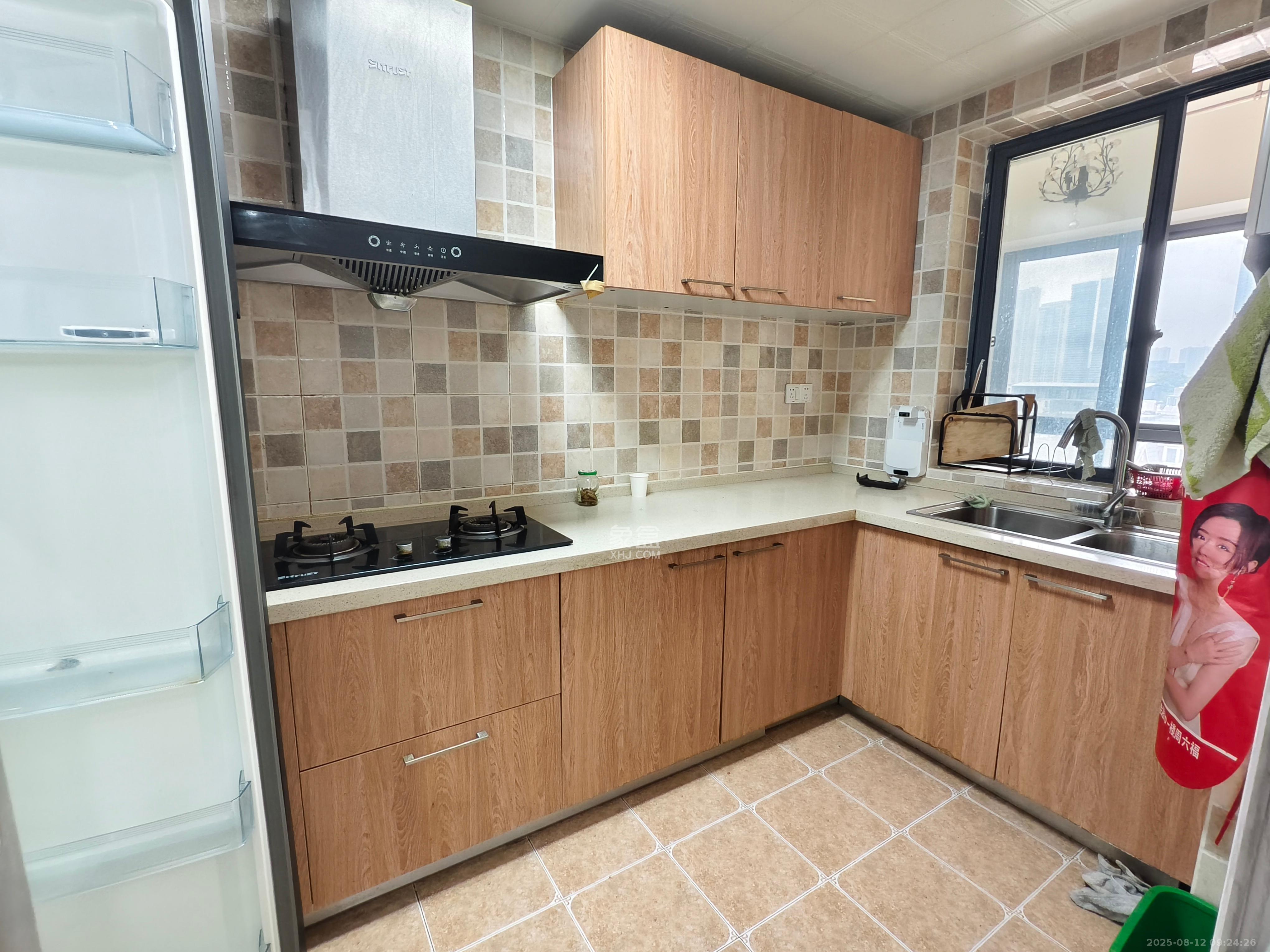 中海梅溪湖壹号  3室2厅2卫    3300.0元/月 中海梅溪湖壹号  3室2厅2卫    3300.0元/月室内图