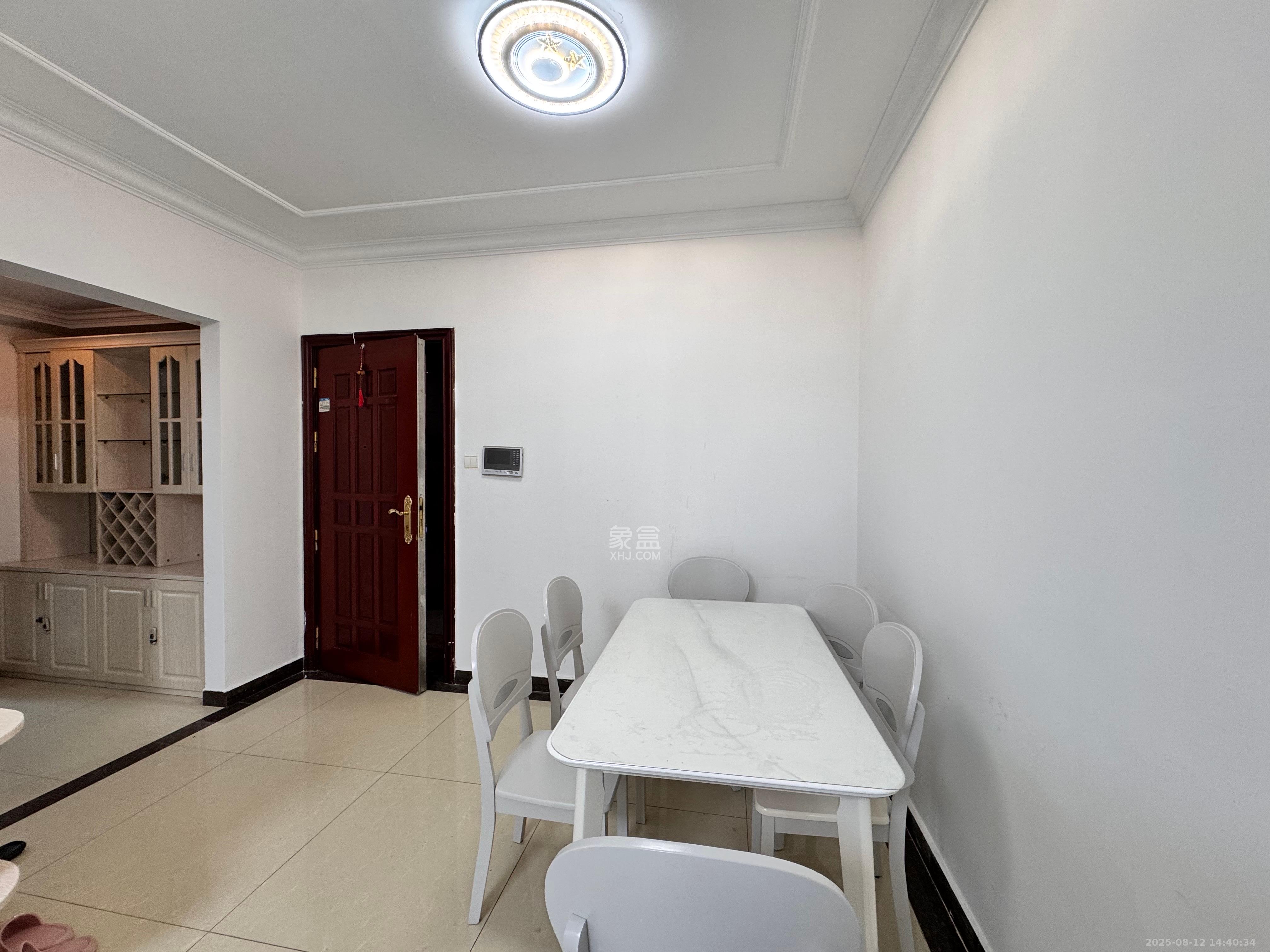 恒大绿洲 3室2厅2卫 2600.0元/月 恒大绿洲 3室2厅2卫 2600.0元/月室内图