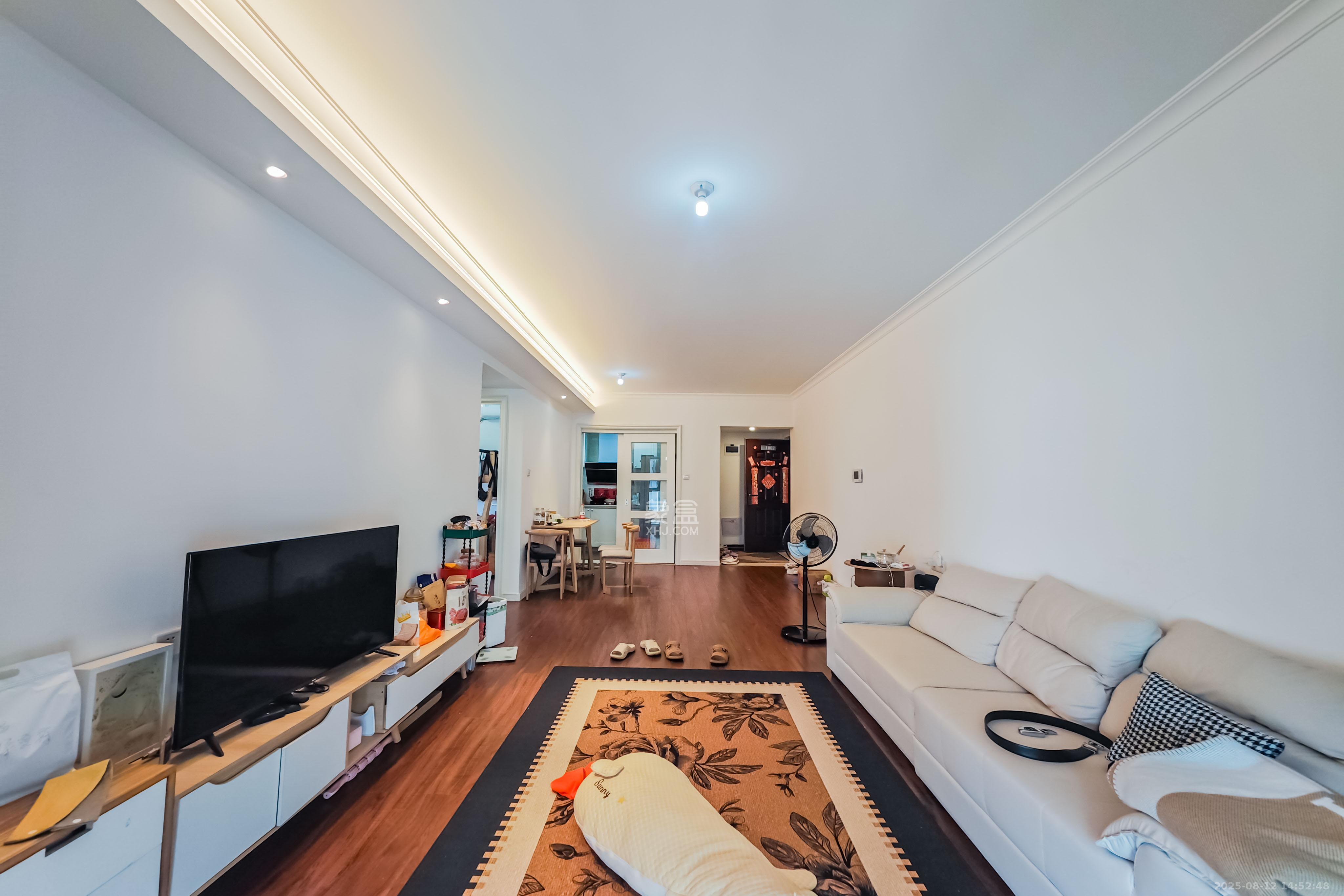 万科魅力之城  2室2厅1卫    72.0万客厅