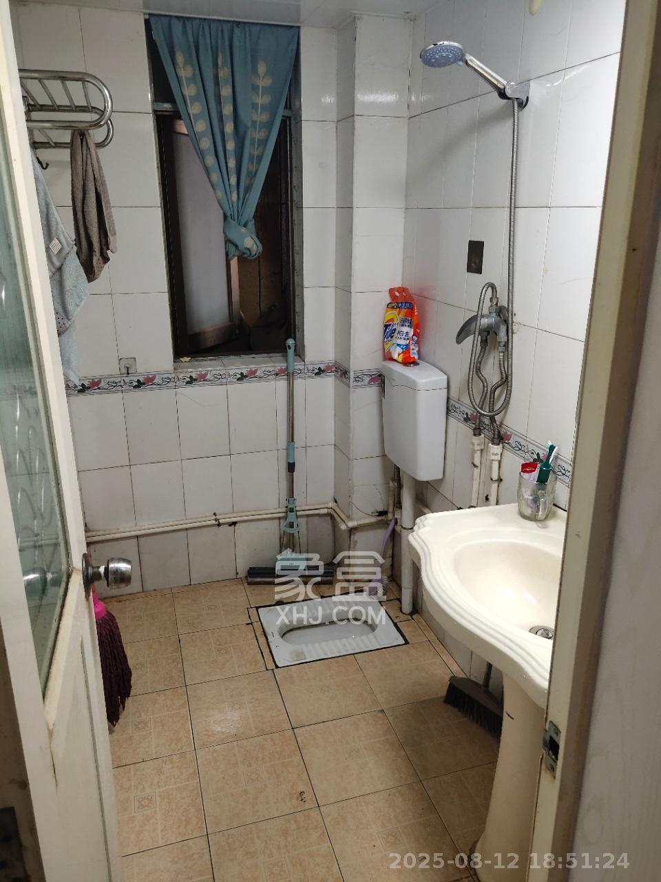 洞井商贸城  4室2厅2卫    1900.0元/月 洞井商贸城  4室2厅2卫    1900.0元/月室内图