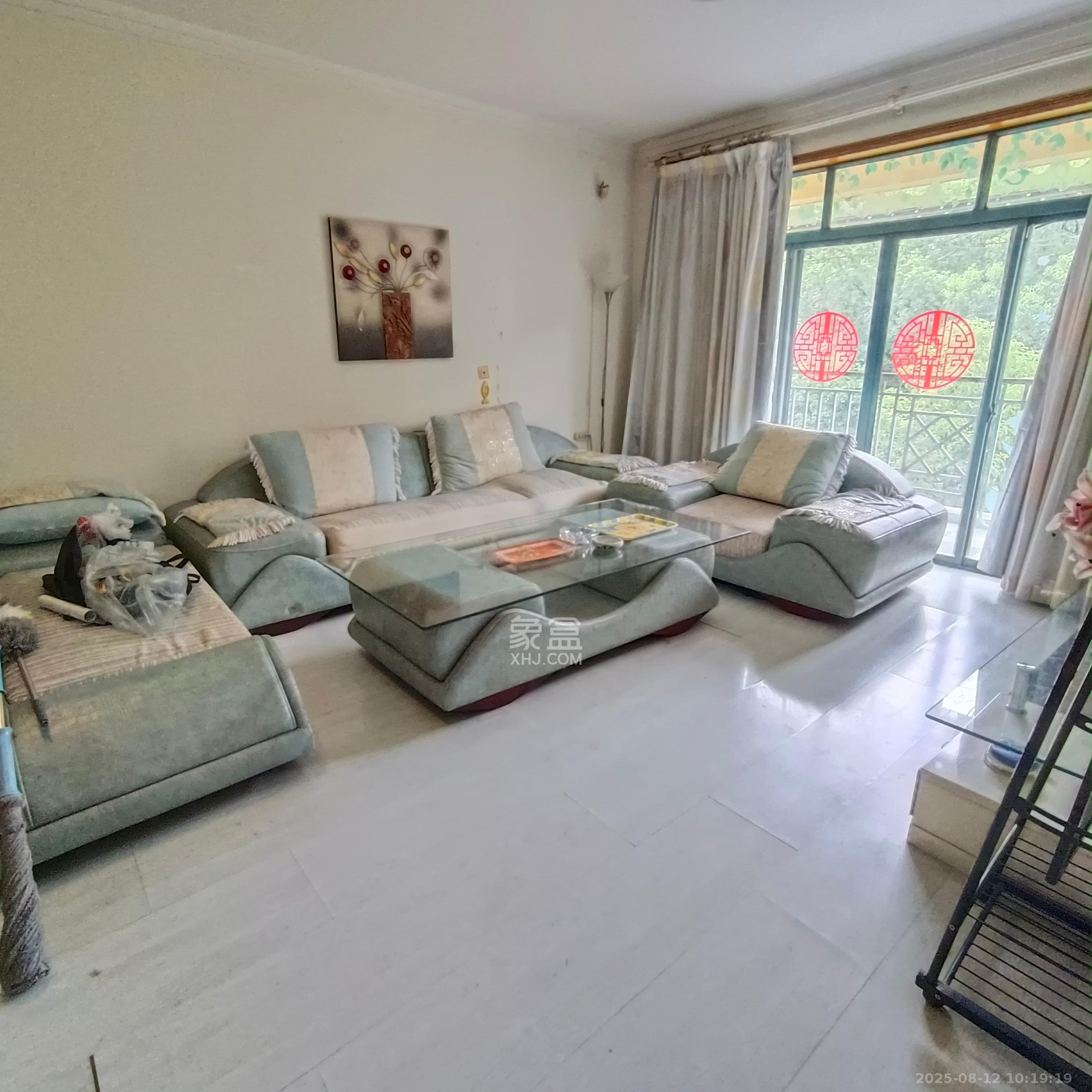 圣爵菲斯 2室2厅1卫 2300.0元/月 圣爵菲斯 2室2厅1卫 2300.0元/月室内图