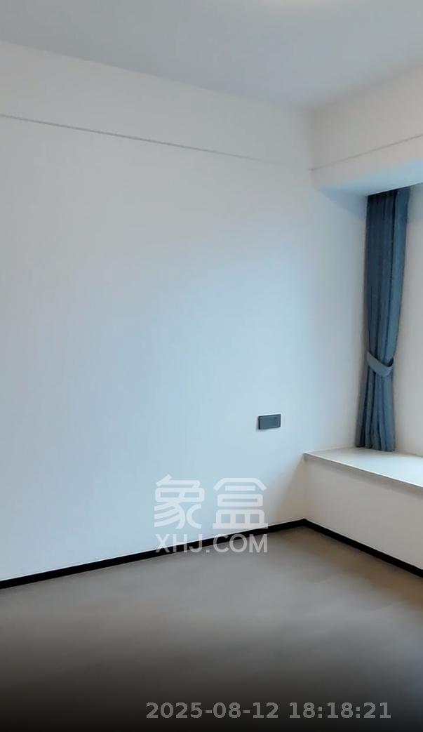 轨道万科悦府  4室2厅2卫   5000.00元/月室内图