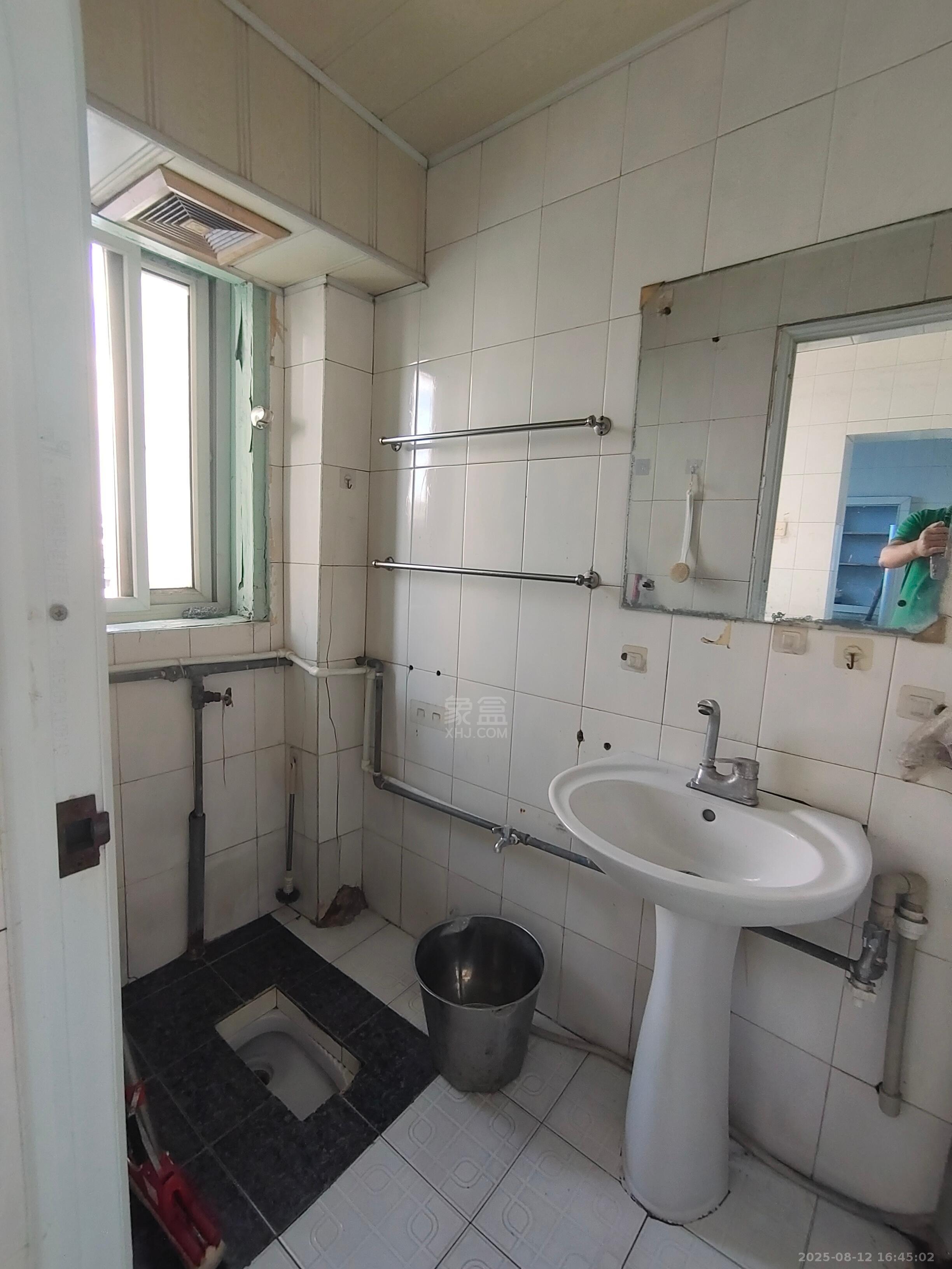 人民中路 2室2厅1卫 700.0元/月 人民中路 2室2厅1卫 700.0元/月室内图