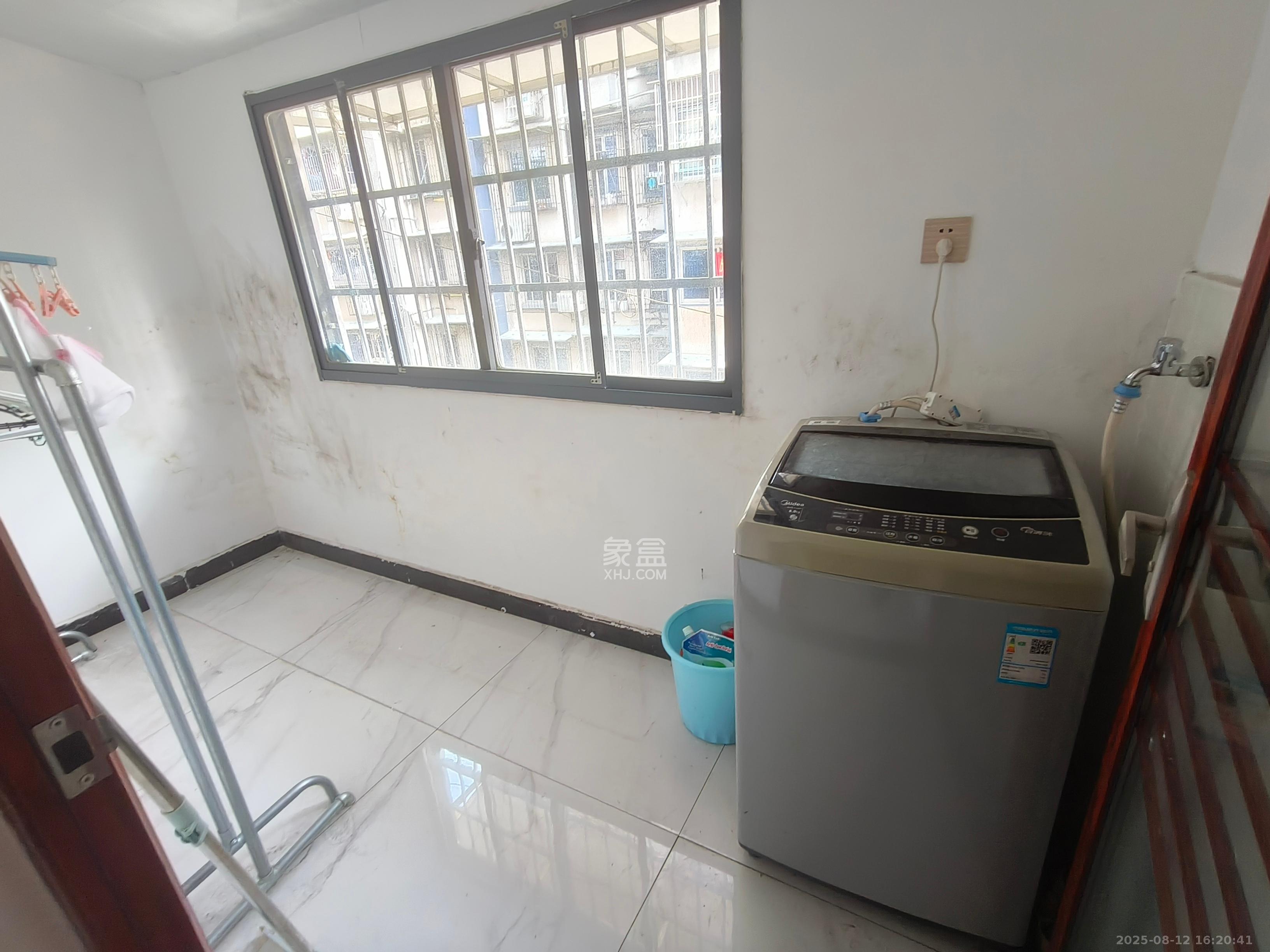 芙蓉大厦 2室1厅1卫 1800.0元/月 芙蓉大厦 2室1厅1卫 1800.0元/月室内图