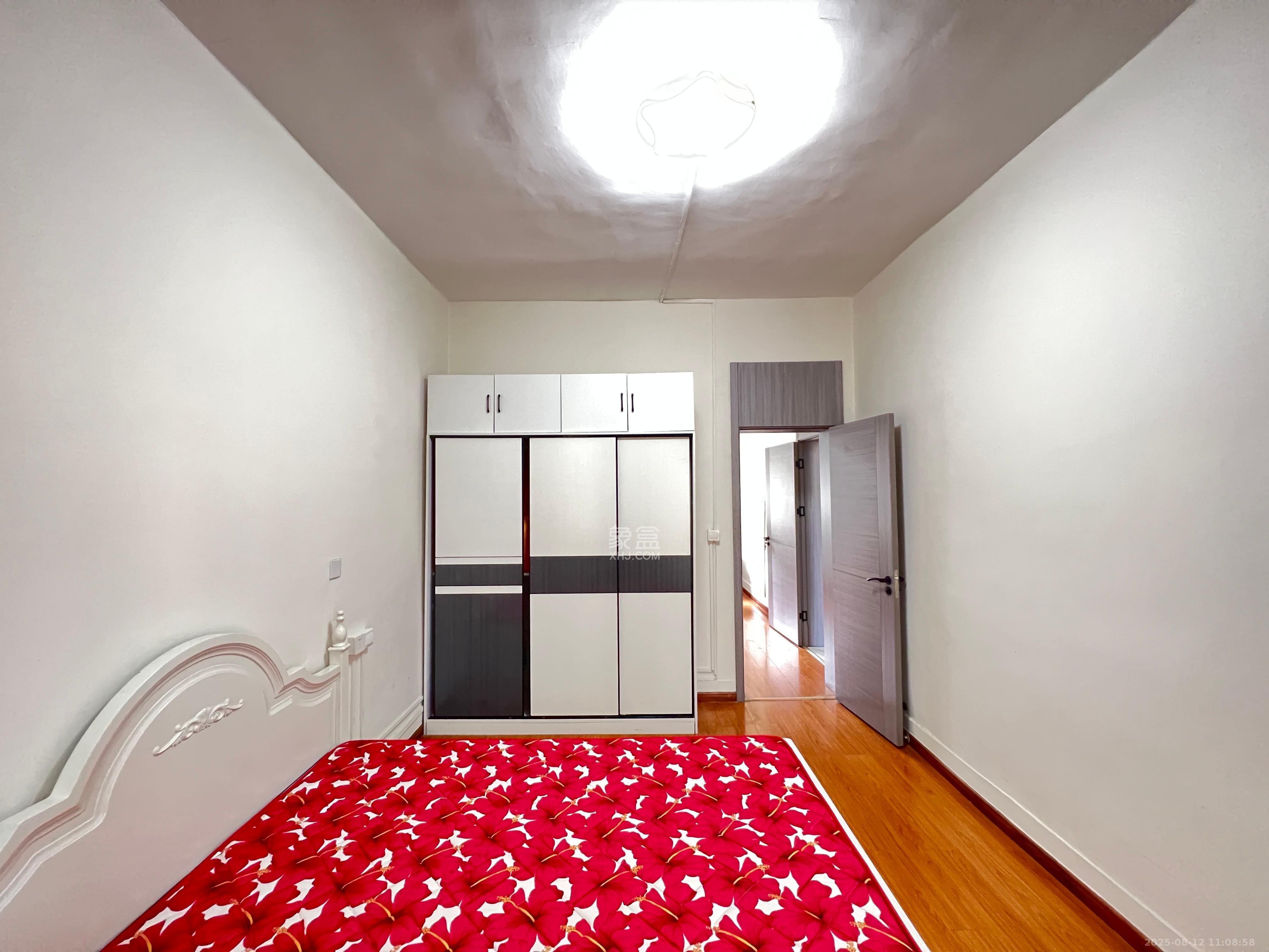 印染厂宿舍  2室2厅1卫    2000.0元/月 印染厂宿舍  2室2厅1卫    2000.0元/月室内图