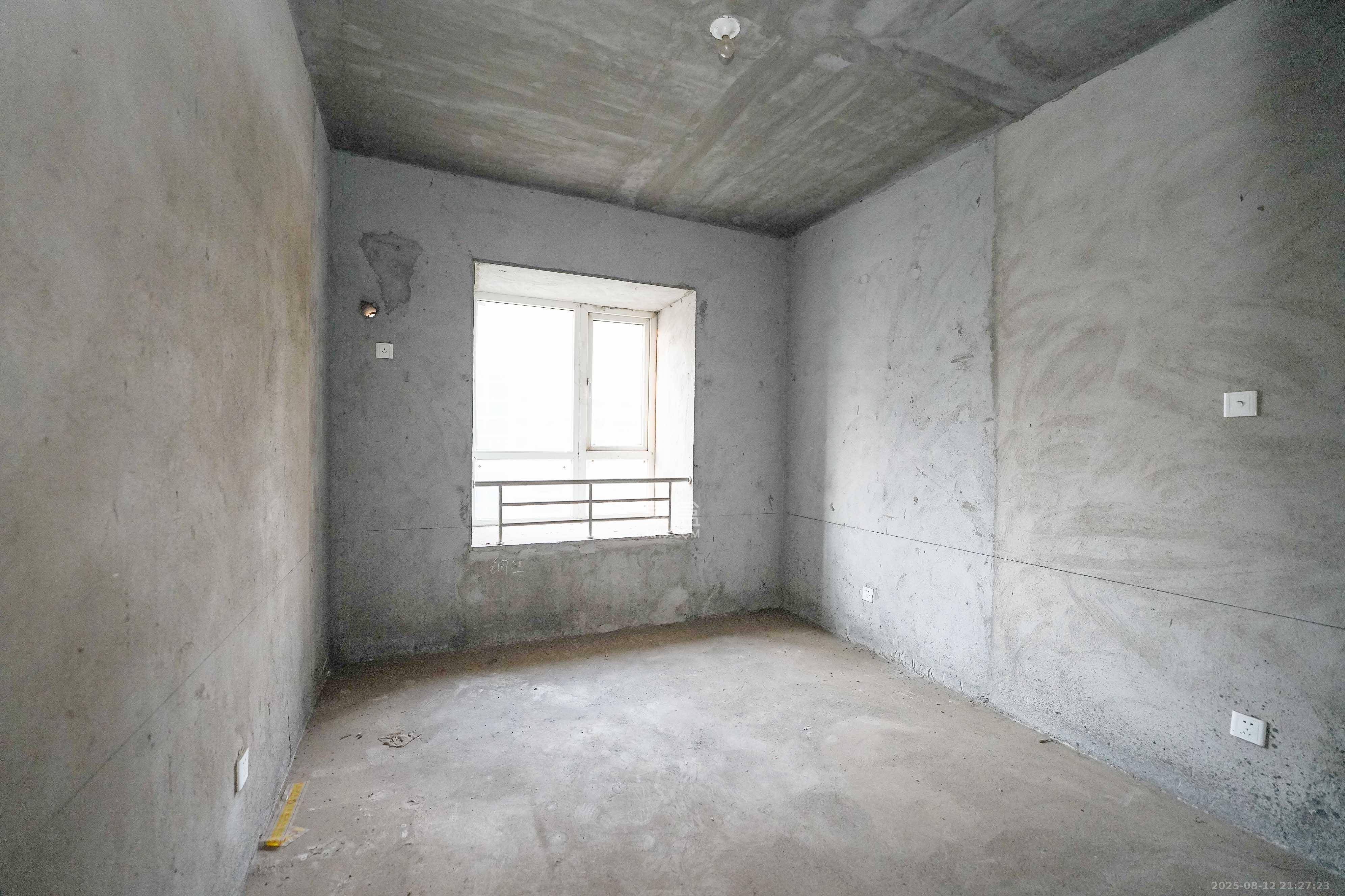 嘉华城（一期）  5室2厅2卫    168.0万卧室