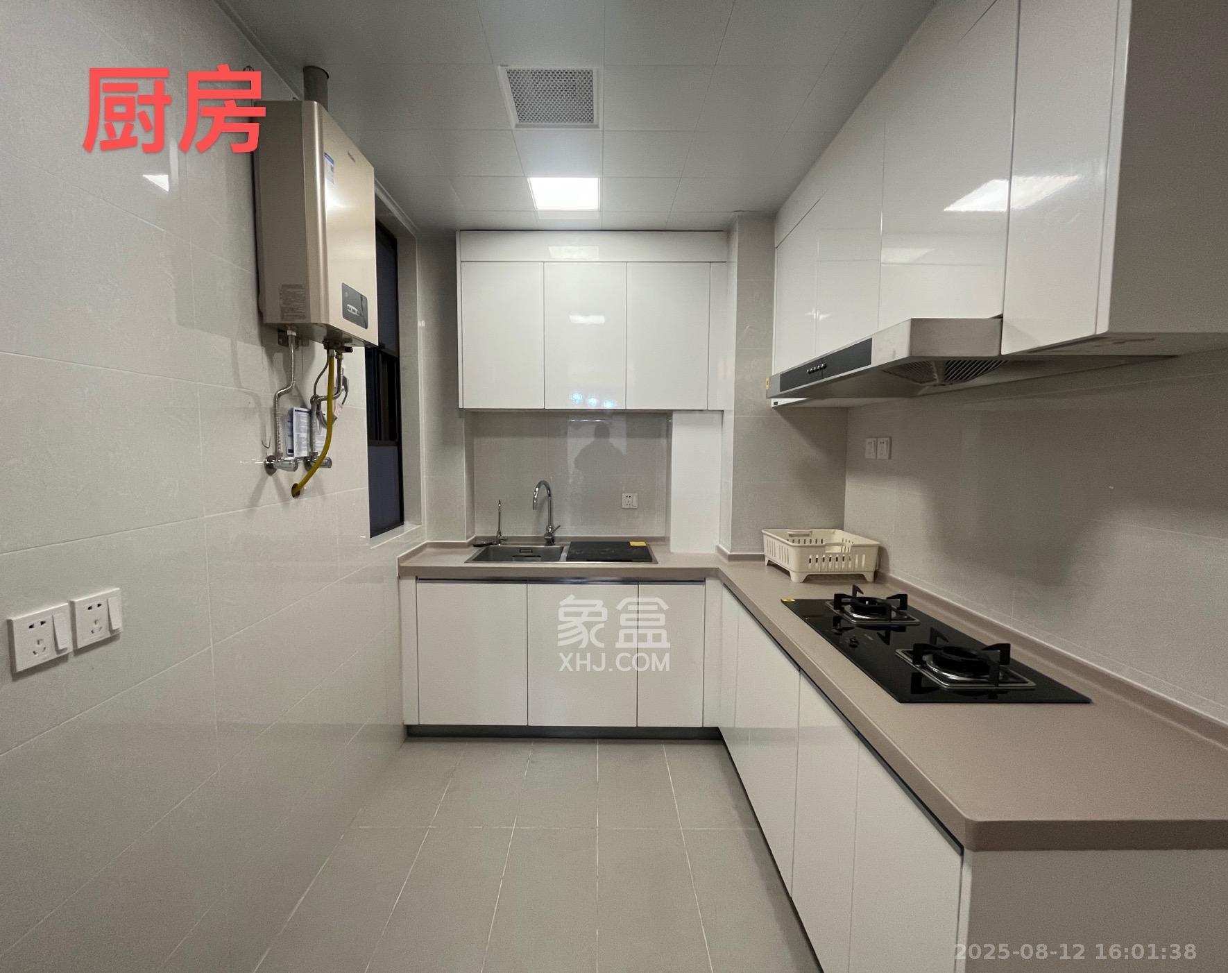 梅溪湖玺悦（新城金茂梦想玺悦）  3室2厅2卫   3300.00元/月室内图