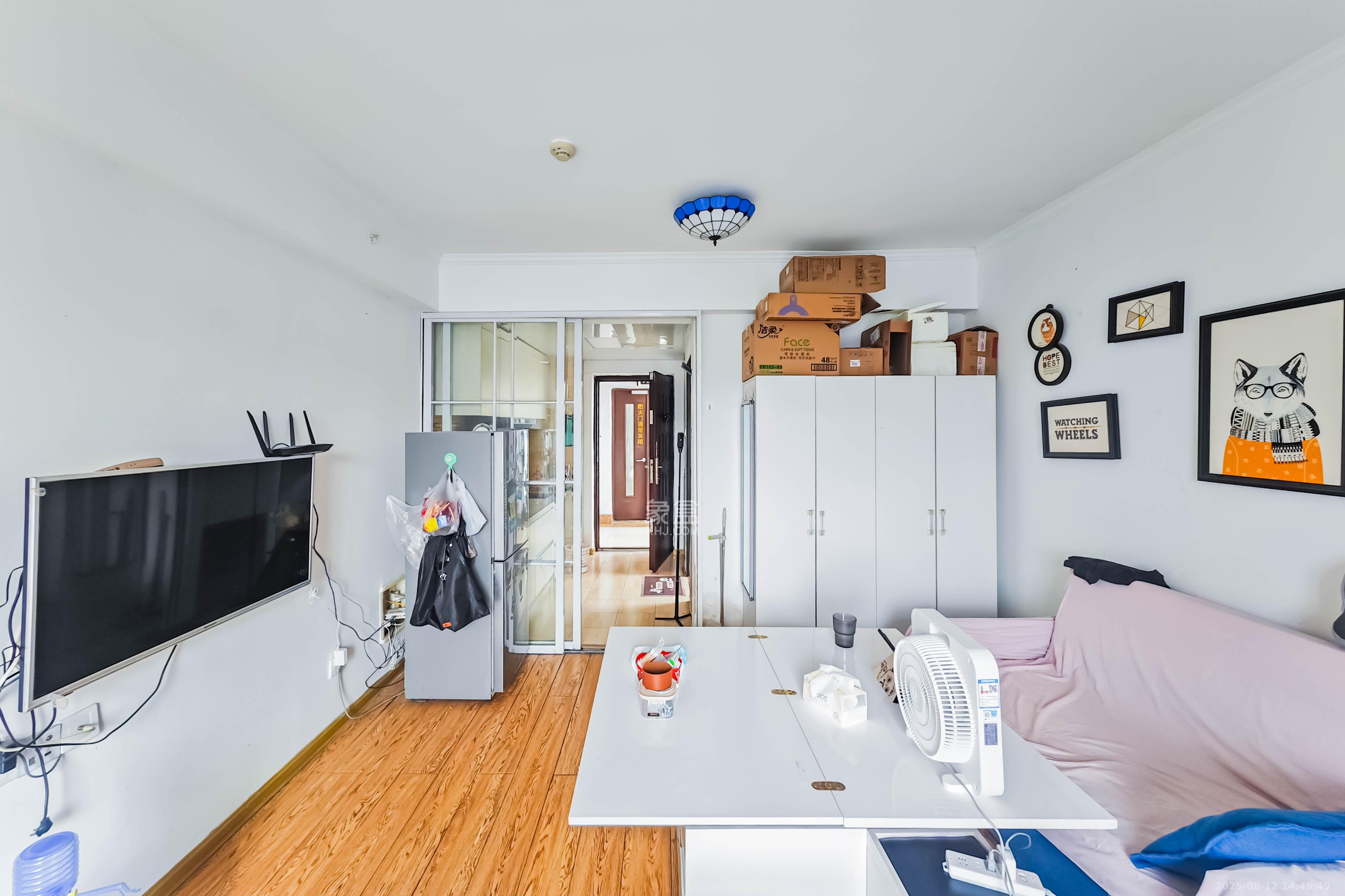 融科东南海 1室0厅1卫 22.5万 融科东南海 1室0厅1卫 22.5万客厅