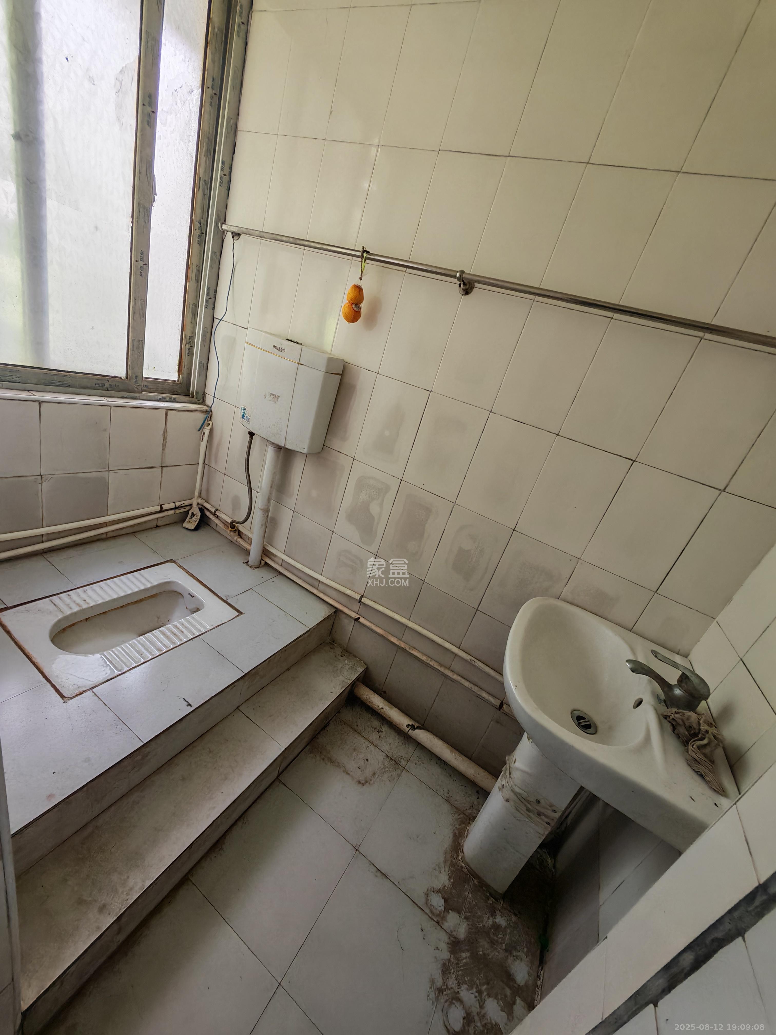 向韶村 1室1厅1卫 1200.0元/月 向韶村 1室1厅1卫 1200.0元/月室内图