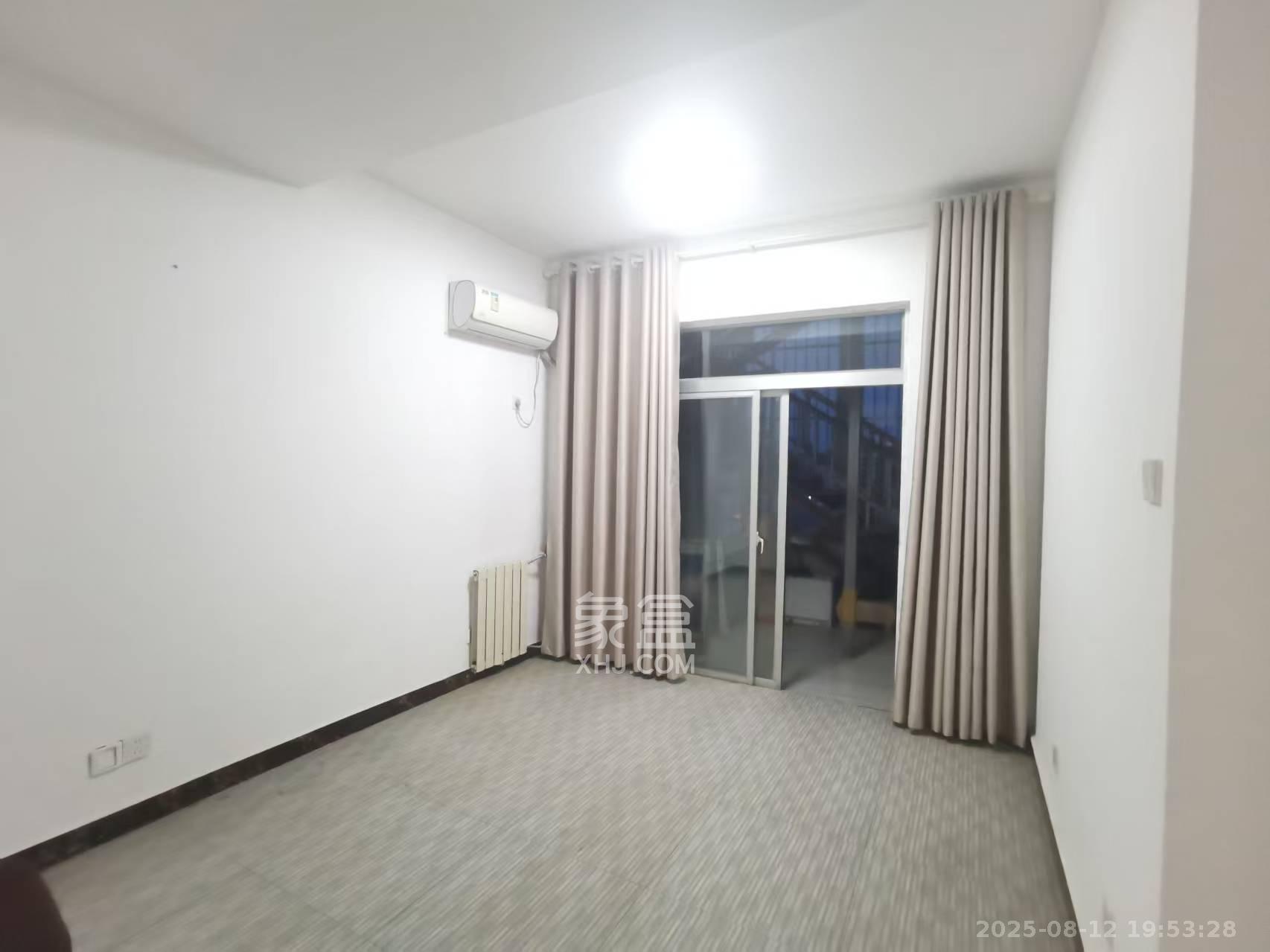 九峰小区(一二三四区) 7室2厅2卫 3000.0元/月 九峰小区(一二三四区) 7室2厅2卫 3000.0元/月室内图