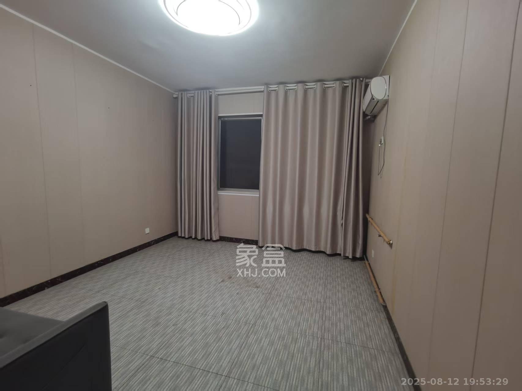 九峰小区(一二三四区) 7室2厅2卫 3000.0元/月 九峰小区(一二三四区) 7室2厅2卫 3000.0元/月室内图