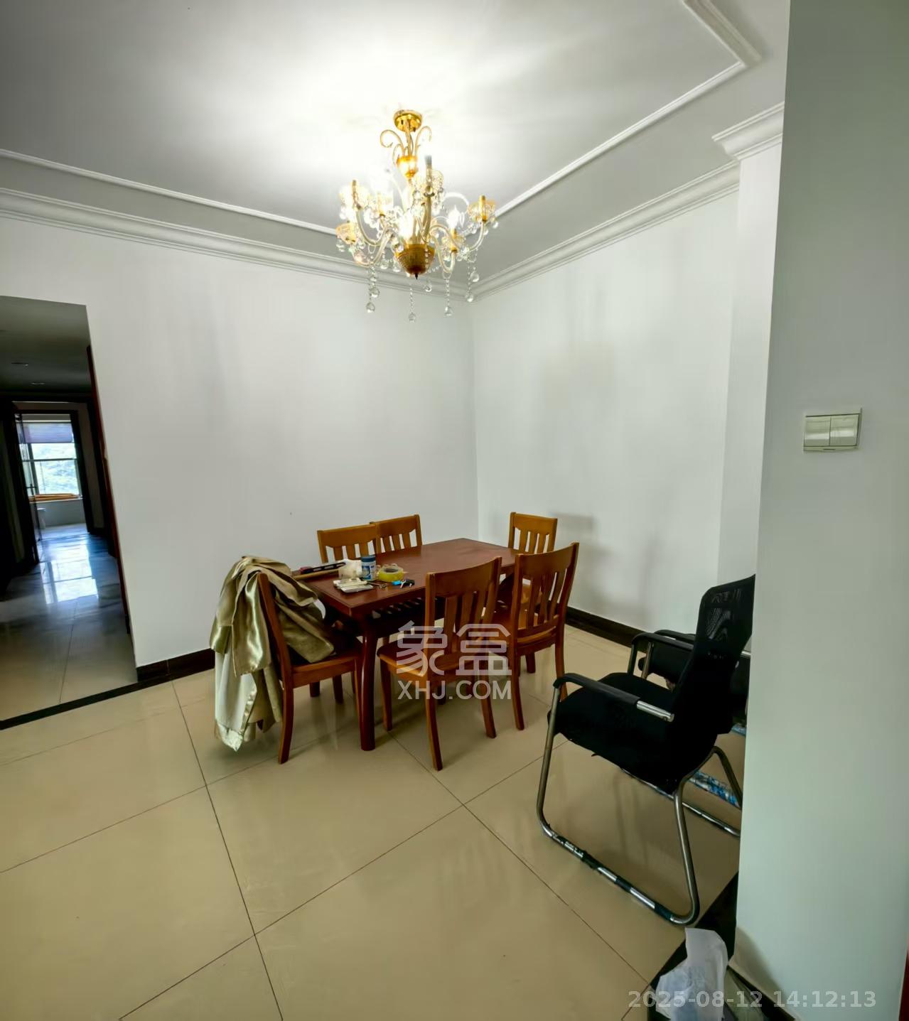 恒大城  4室2厅1卫    2700.0元/月室内图