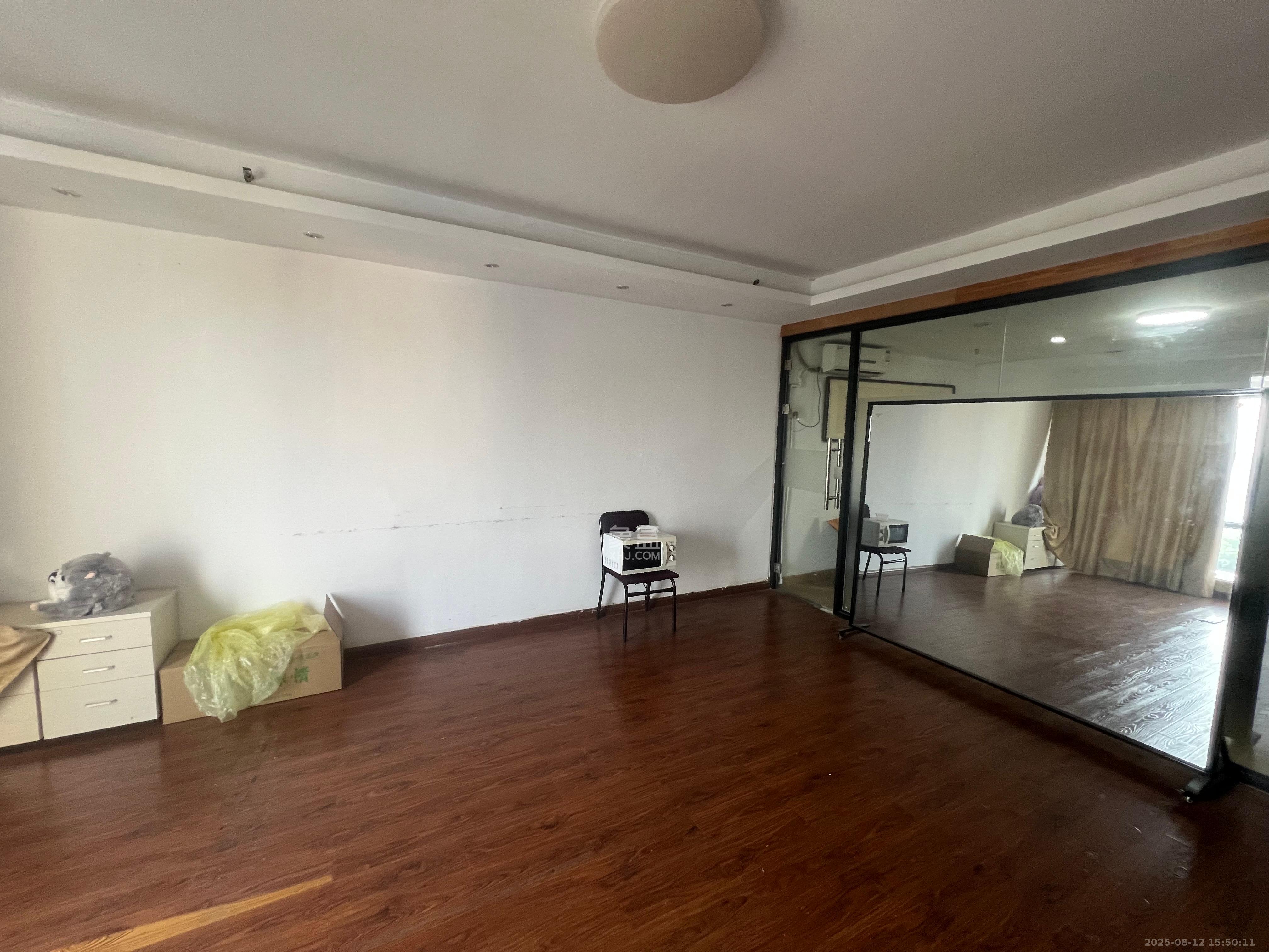 人瑞潇湘国际 1室1厅1卫 4200.0元/月 人瑞潇湘国际 1室1厅1卫 4200.0元/月室内图