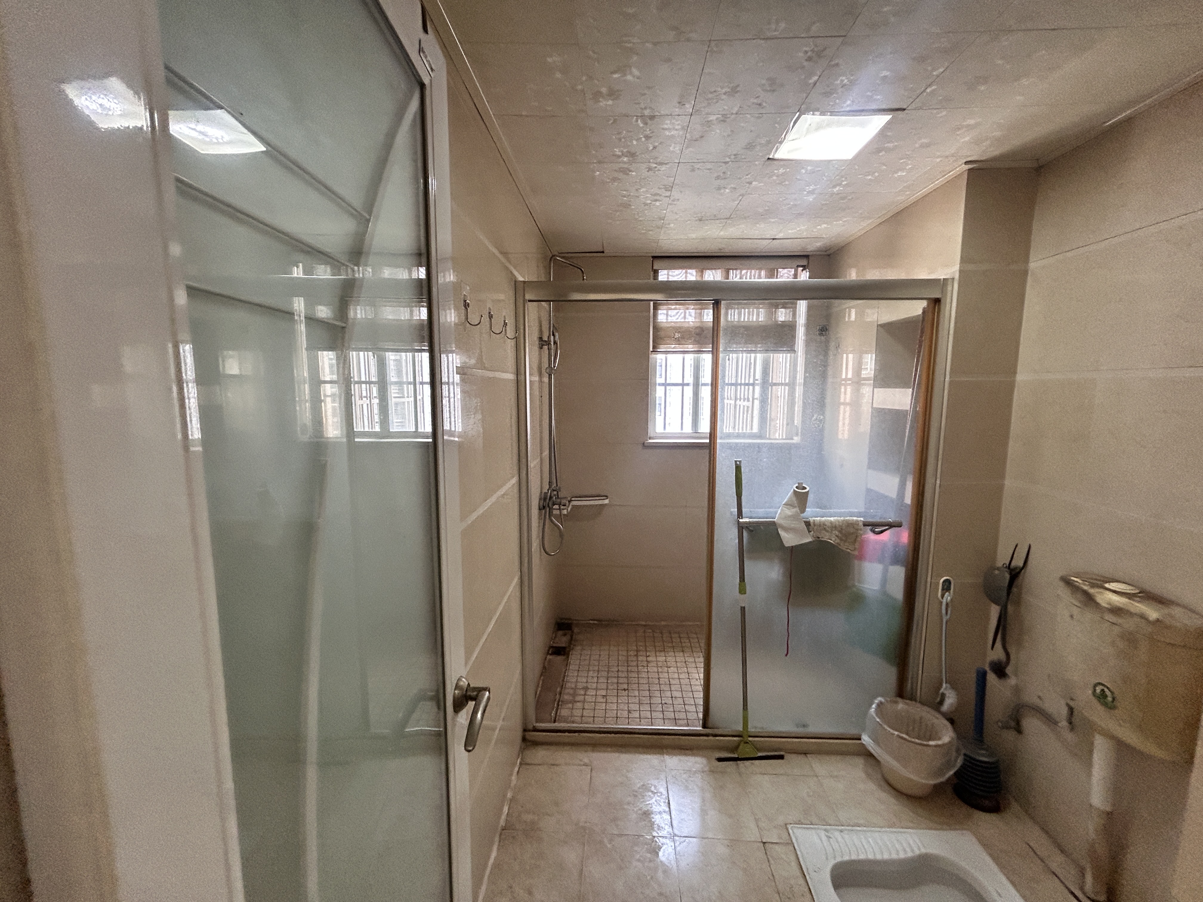 学苑公寓 3室2厅1卫 2500.0元/月 学苑公寓 3室2厅1卫 2500.0元/月室内图