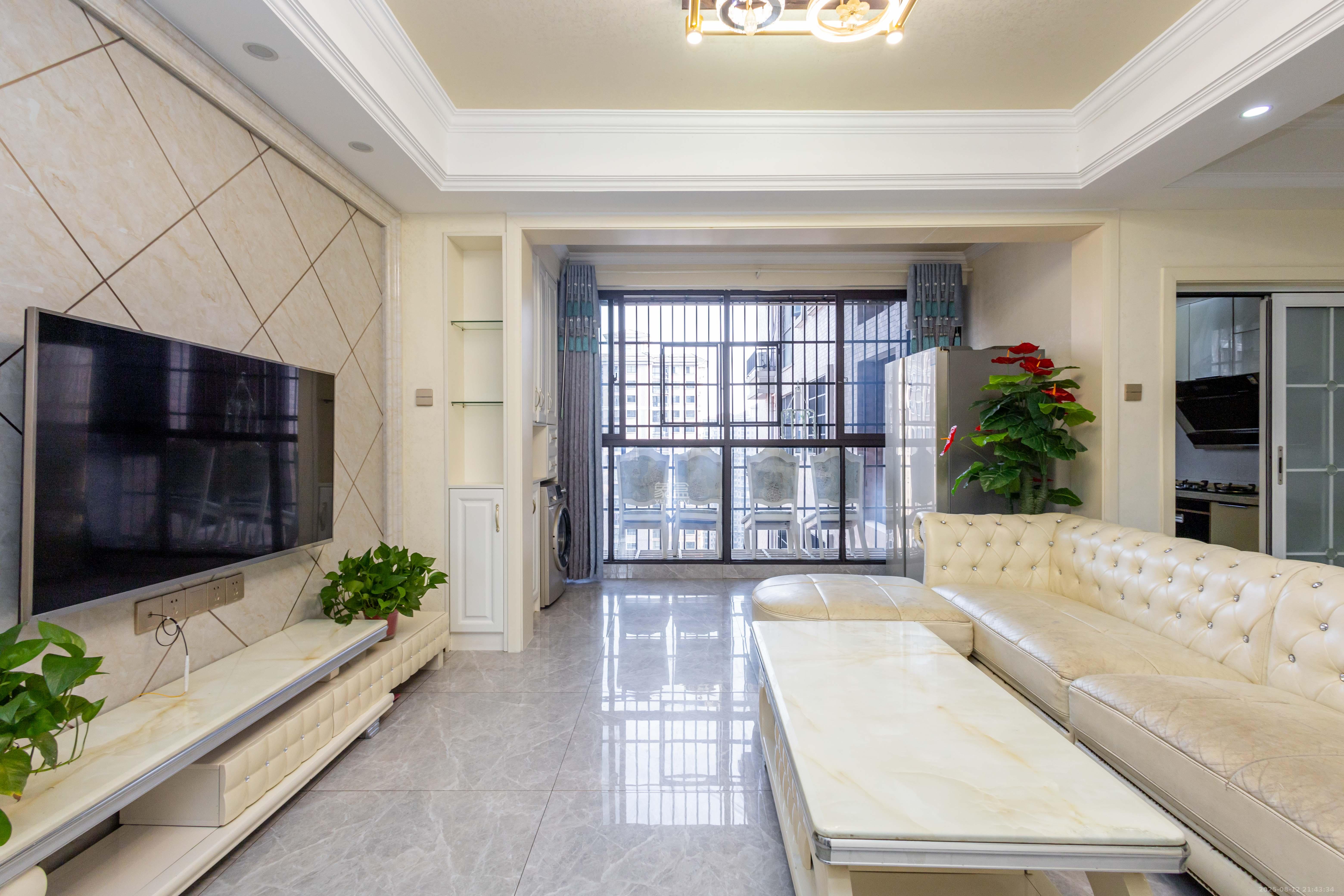 康桥长郡 3室2厅2卫 71.8万 康桥长郡 3室2厅2卫 71.8万客厅