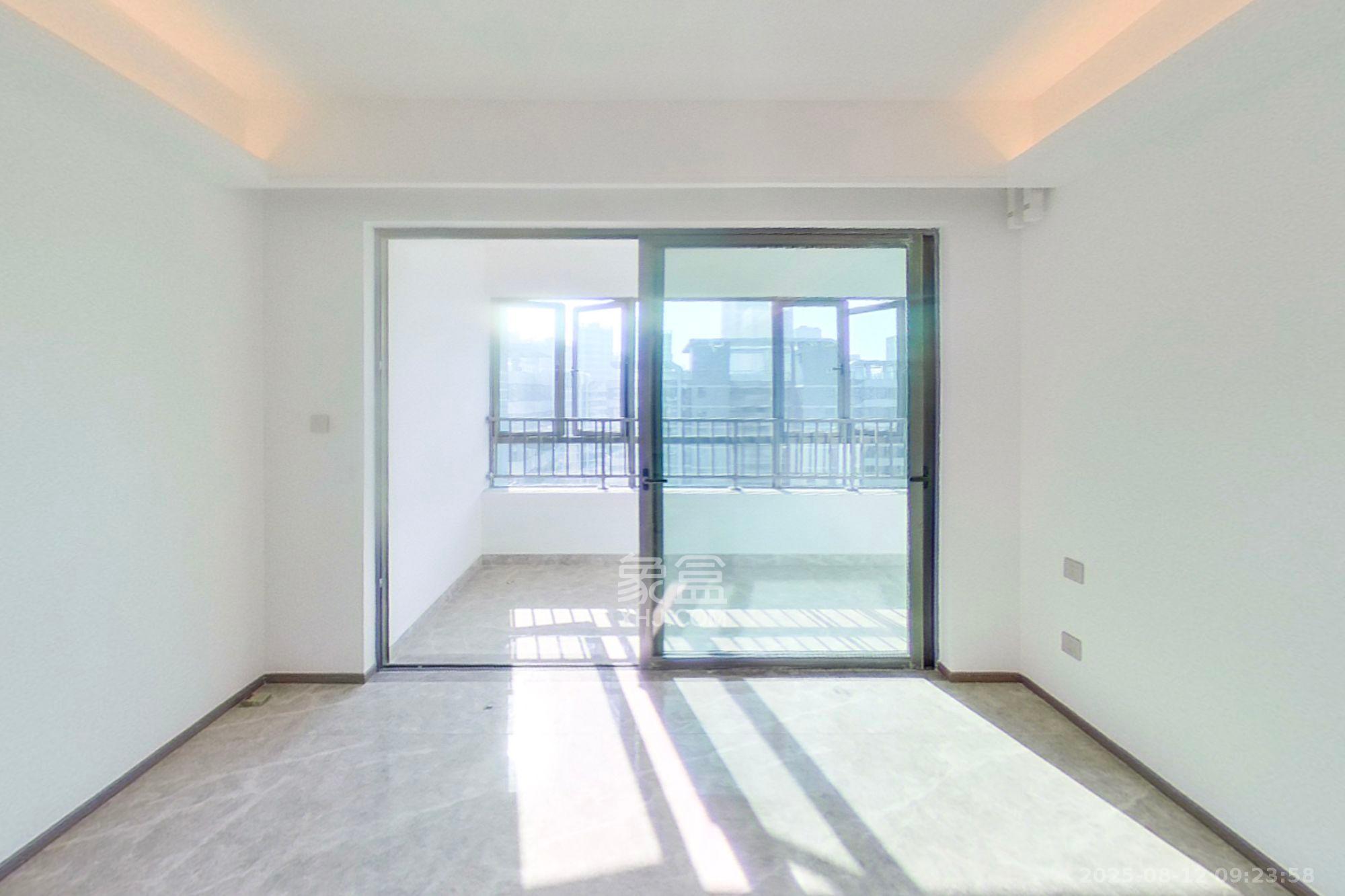 复地滨江金融中心  4室2厅2卫    4500.0元/月 复地滨江金融中心  4室2厅2卫    4500.0元/月室内图