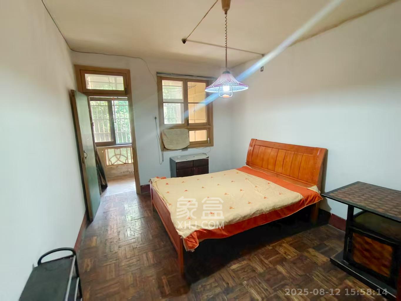 开发公司宿舍  1室1厅1卫    1100.0元/月 开发公司宿舍  1室1厅1卫    1100.0元/月室内图1