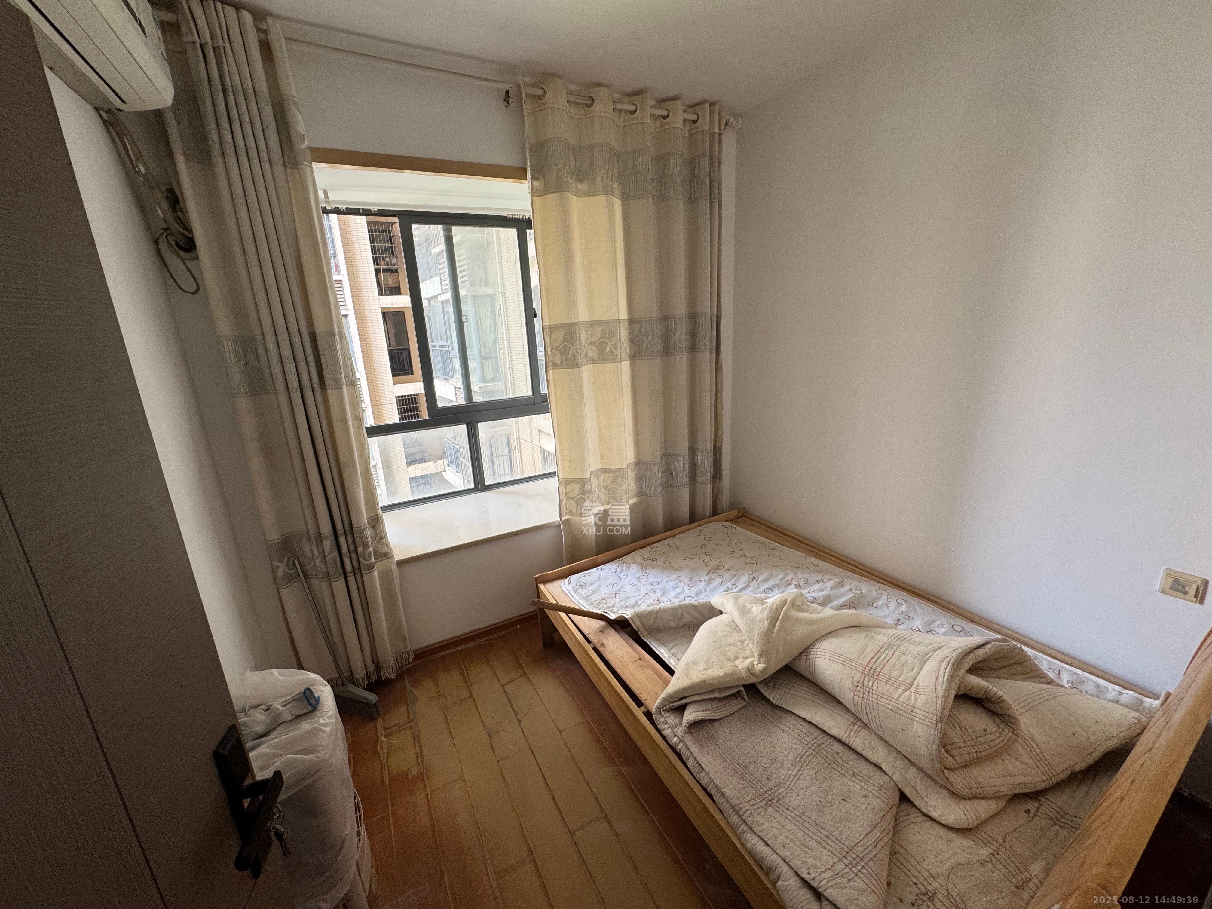 童话里 3室2厅1卫 2000.0元/月 童话里 3室2厅1卫 2000.0元/月室内图