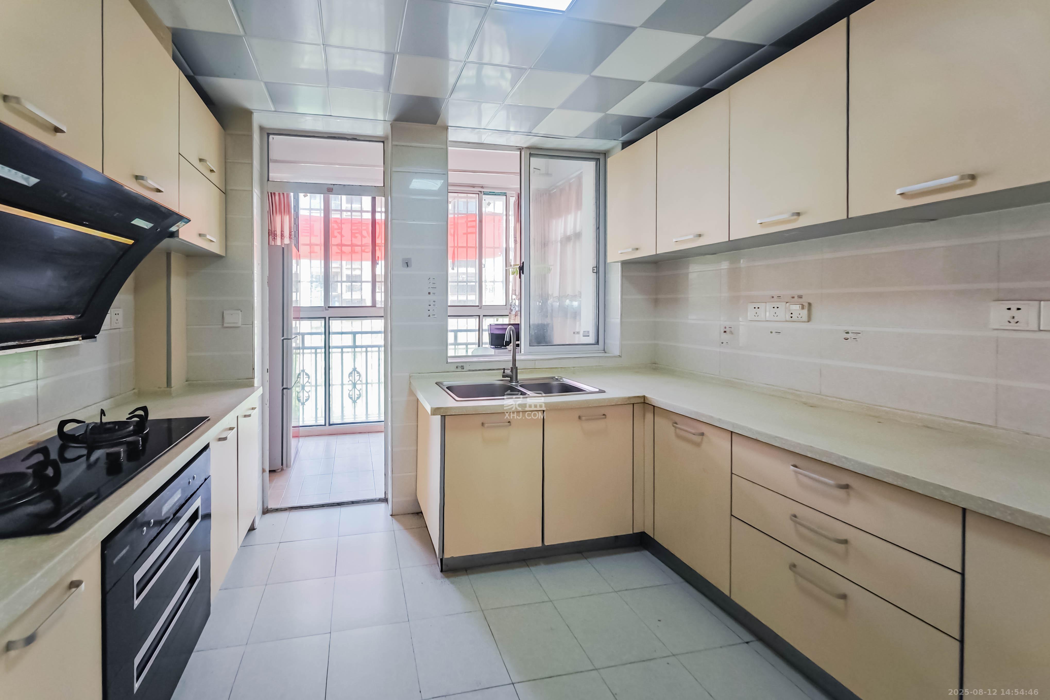 城市山水豪园（山水城市风景）  1室2厅2卫    120.0万厨房