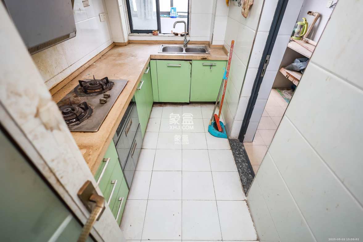 金科东方大院三四期 3室2厅2卫 2500.0元/月 金科东方大院三四期 3室2厅2卫 2500.0元/月室内图