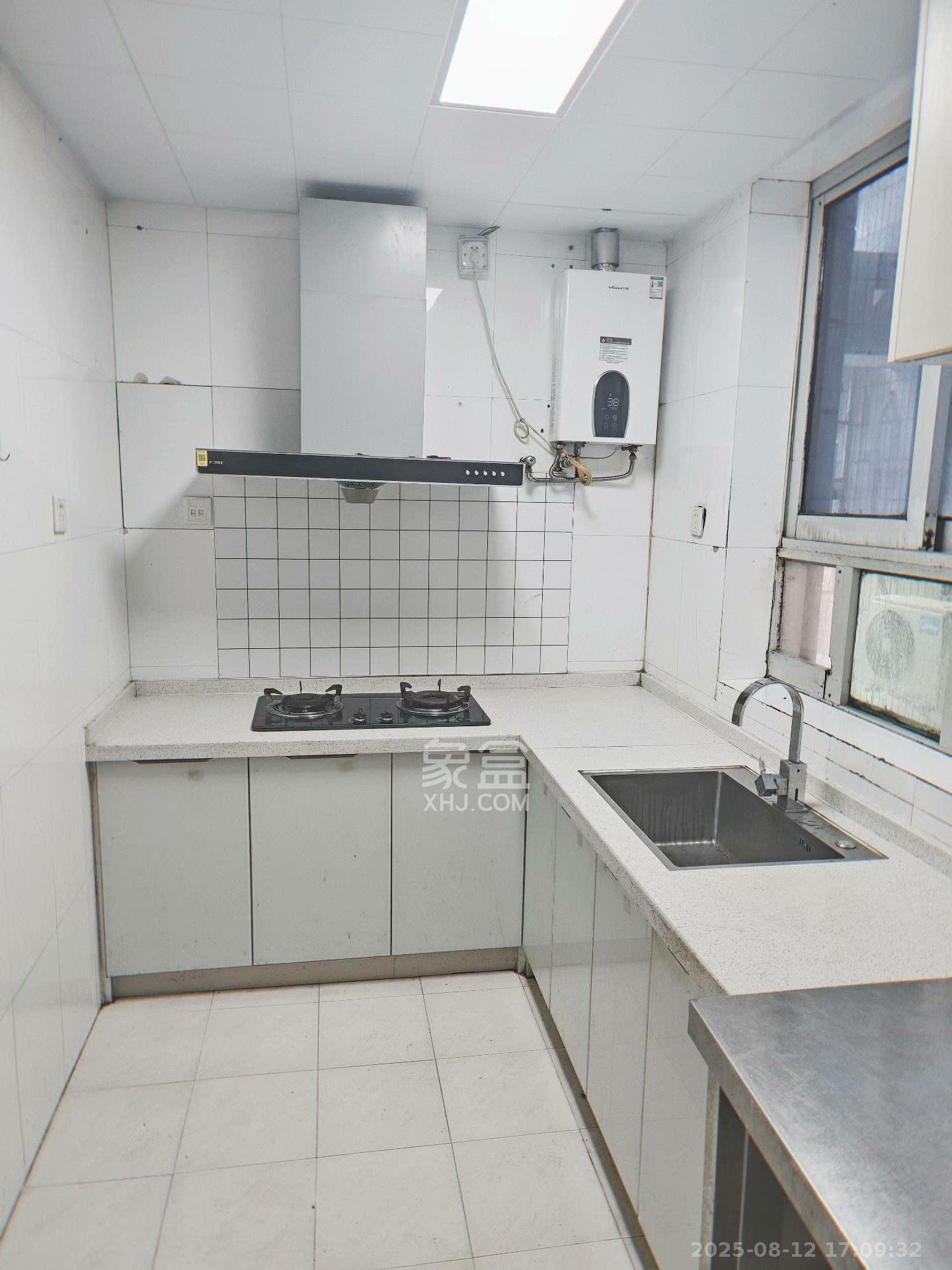 远东公寓  3室1厅1卫    2300.0元/月 远东公寓  3室1厅1卫    2300.0元/月室内图