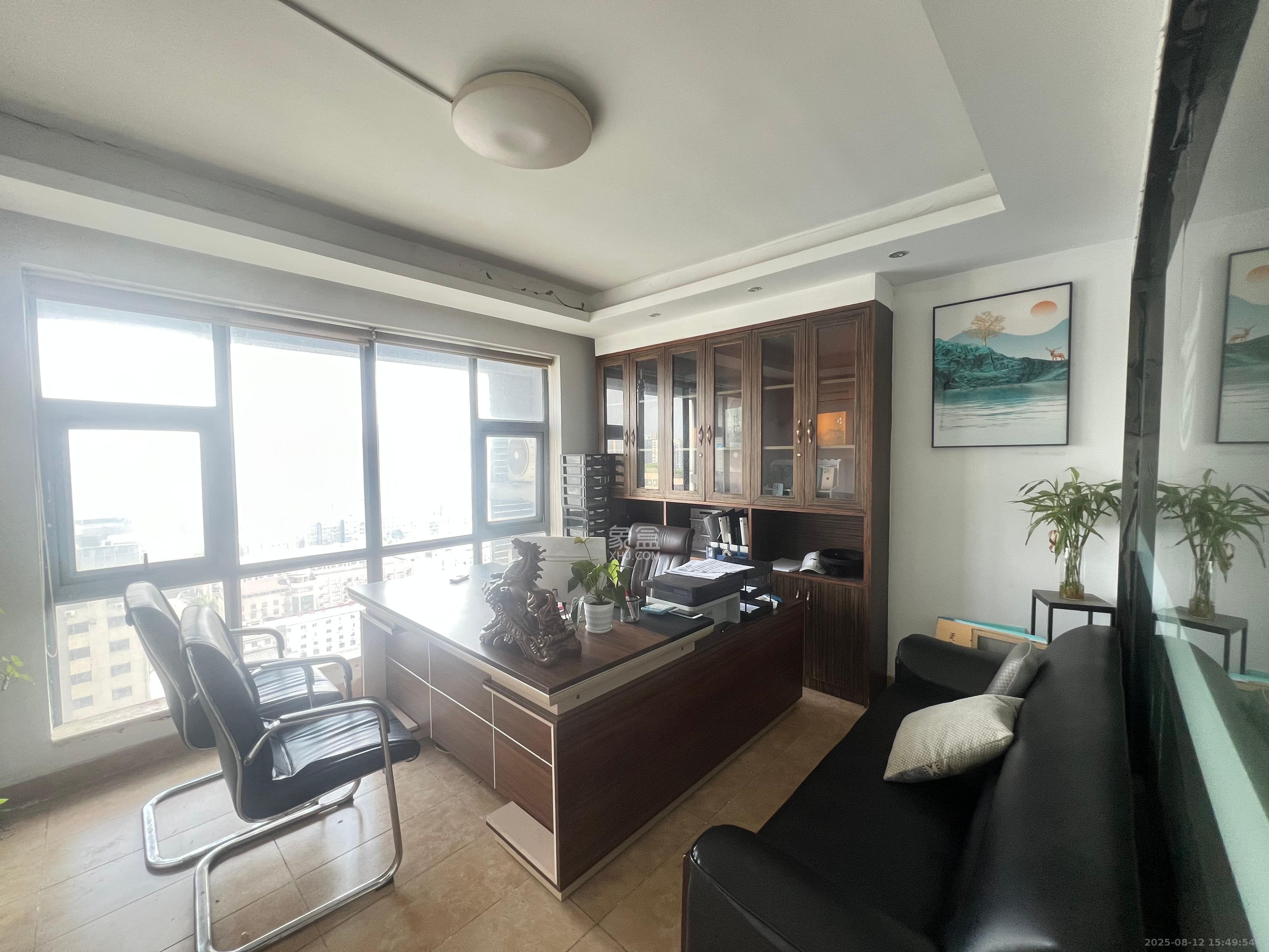 人瑞潇湘国际 1室1厅1卫 4200.0元/月 人瑞潇湘国际 1室1厅1卫 4200.0元/月室内图