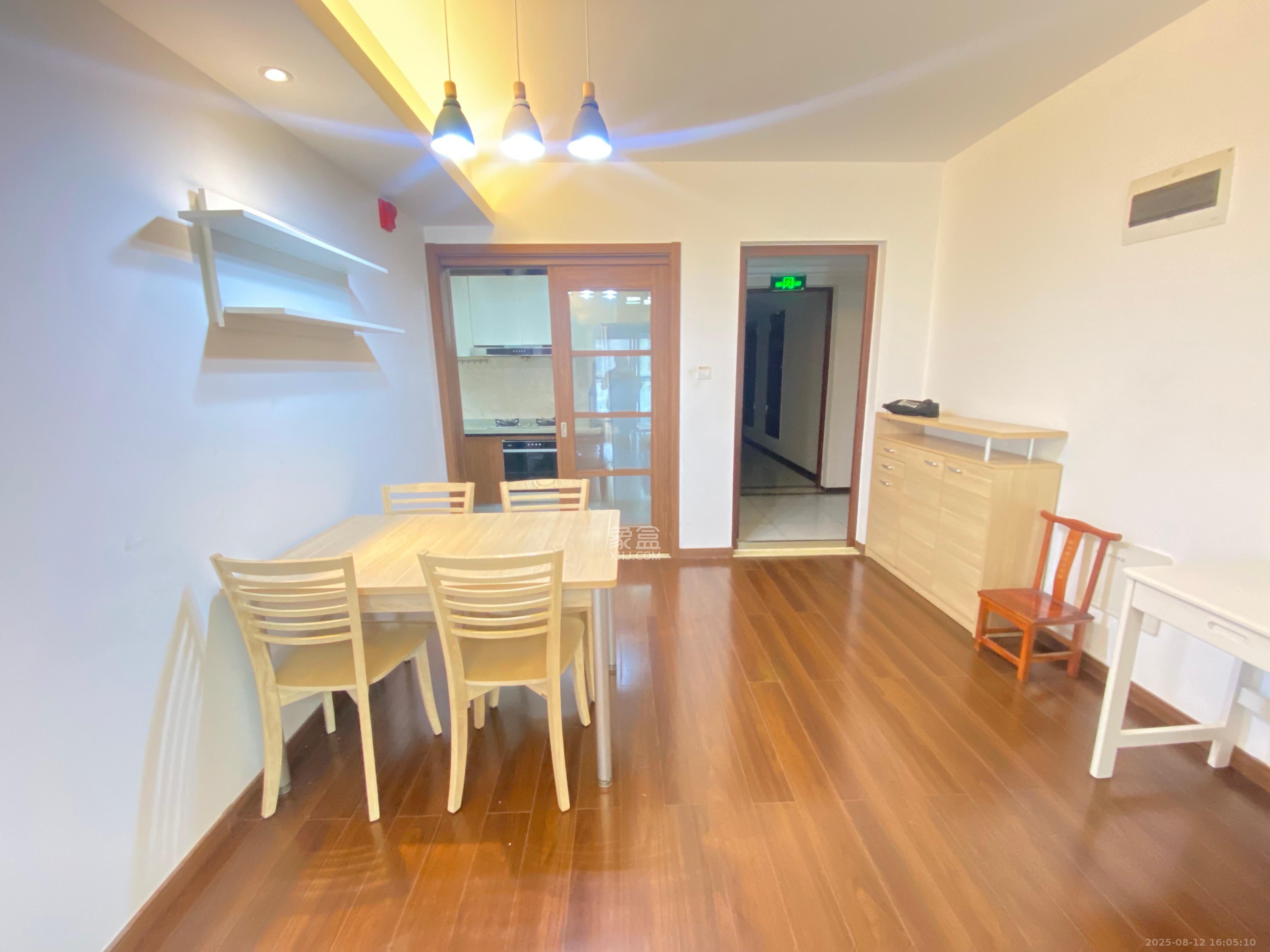 万科里梅溪郡  3室2厅2卫    3400.0元/月 万科里梅溪郡  3室2厅2卫    3400.0元/月室内图