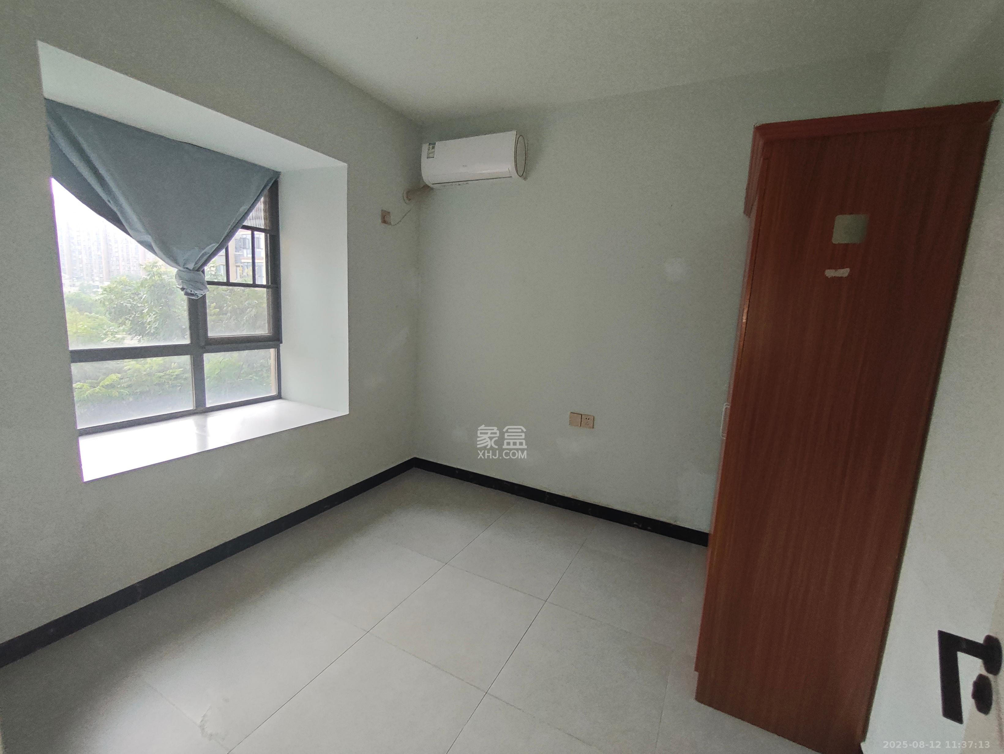 振业城三期 3室2厅2卫 3500.0元/月 振业城三期 3室2厅2卫 3500.0元/月室内图