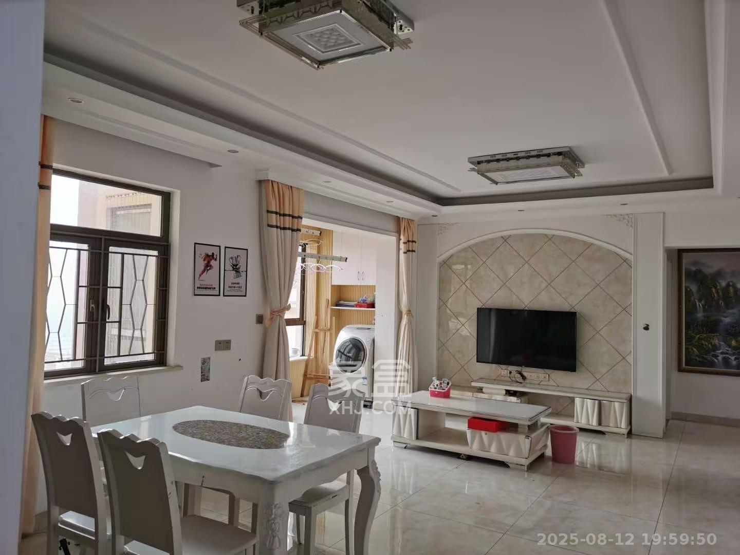 米兰春天  4室2厅2卫    2200.0元/月 米兰春天  4室2厅2卫    2200.0元/月