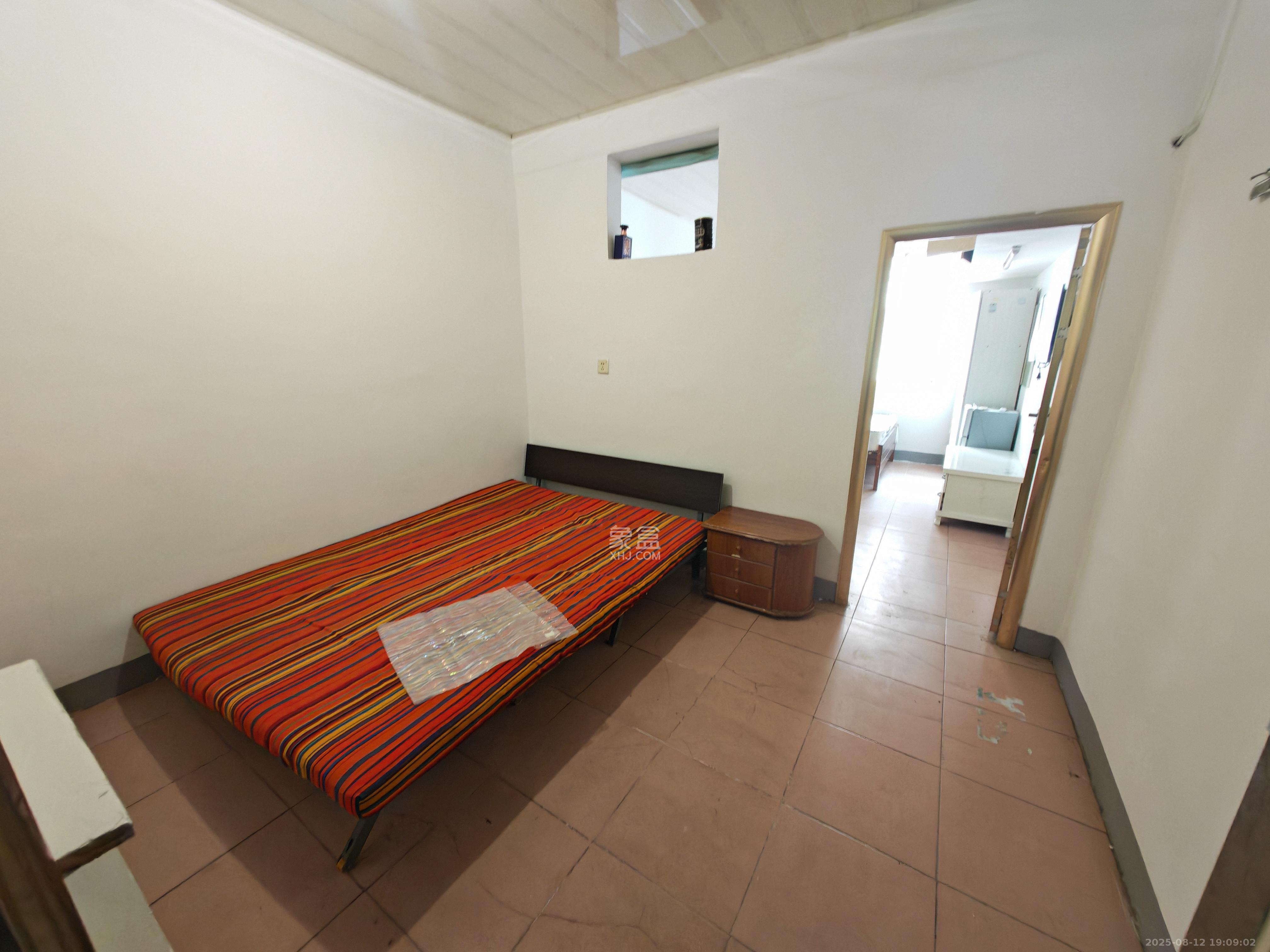 向韶村 1室1厅1卫 1200.0元/月 向韶村 1室1厅1卫 1200.0元/月室内图