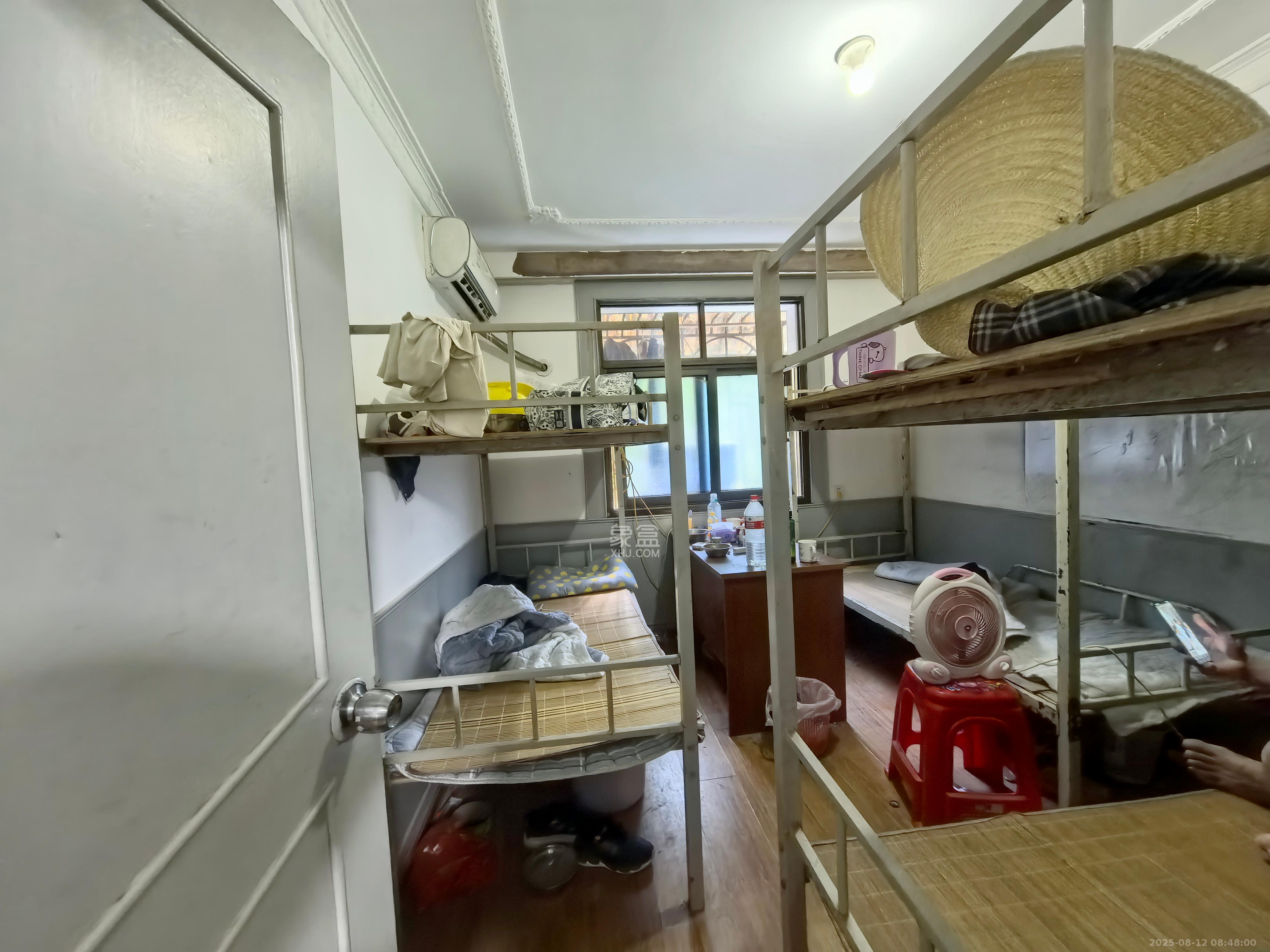 长坡社区  3室2厅1卫   2100.00元/月室内图