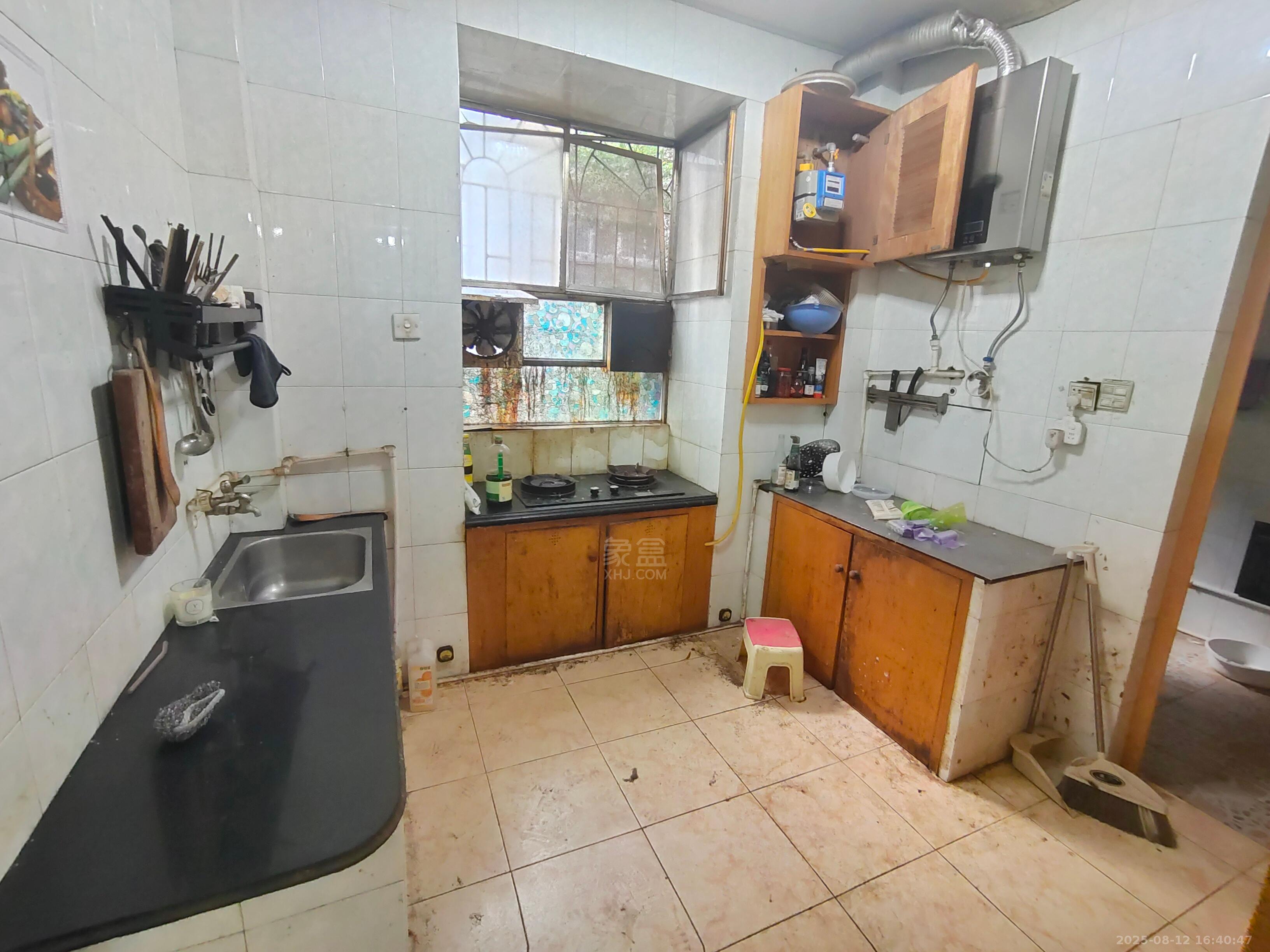 学堂冲一村 2室2厅1卫 1200.0元/月 学堂冲一村 2室2厅1卫 1200.0元/月室内图