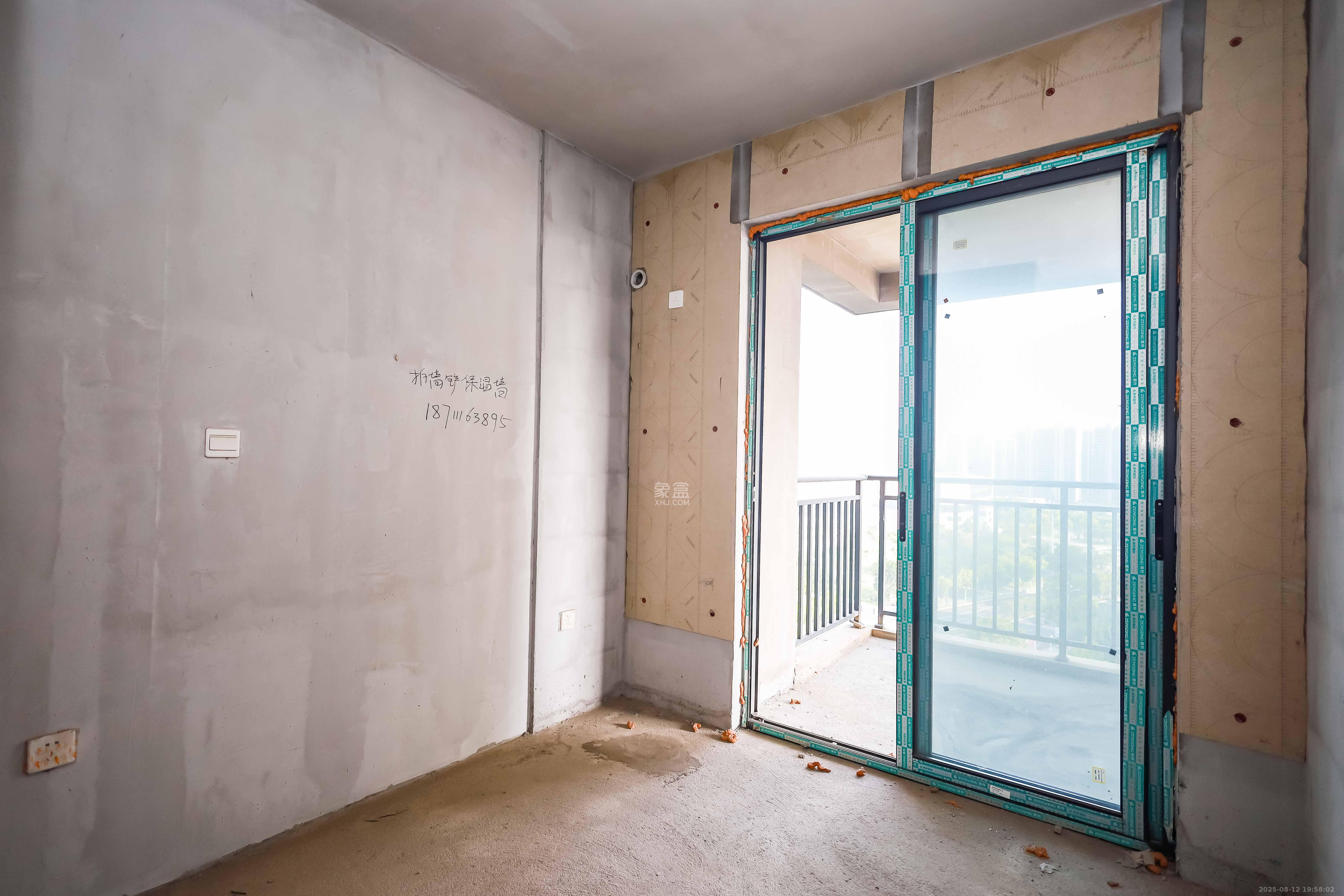 金侨风华府  4室2厅2卫    110.0万卧室