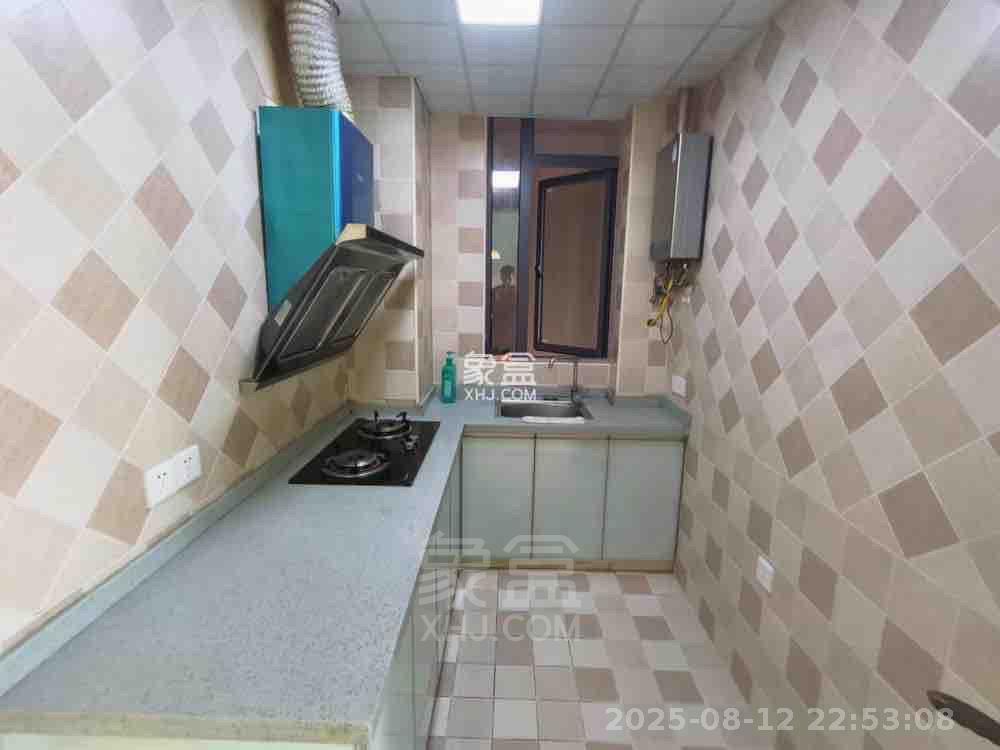 华晨御园  2室2厅1卫   1700.00元/月室内图