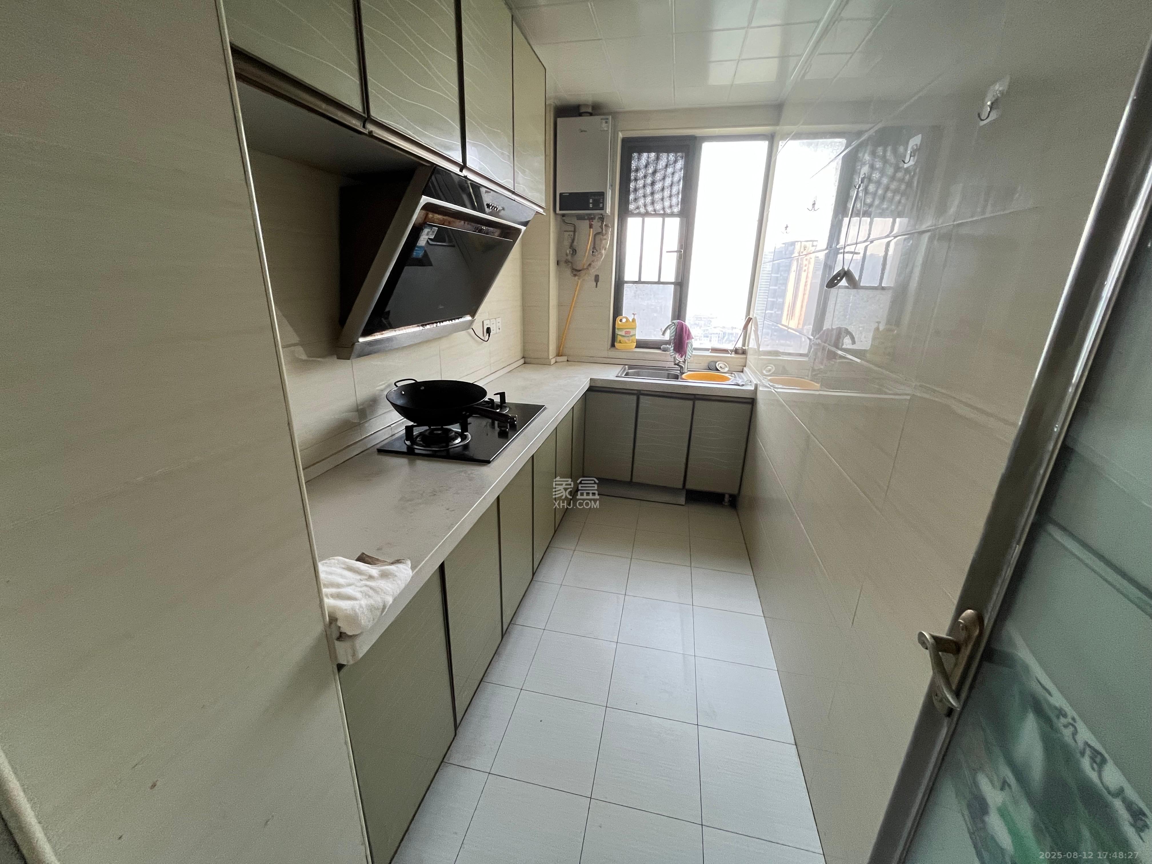 嘉宇盛世华章 4室2厅2卫 3200.0元/月 嘉宇盛世华章 4室2厅2卫 3200.0元/月室内图