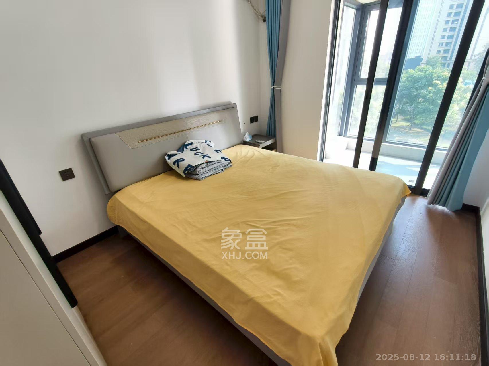 卓越中寰 4室2厅2卫 4500.0元/月 卓越中寰 4室2厅2卫 4500.0元/月室内图