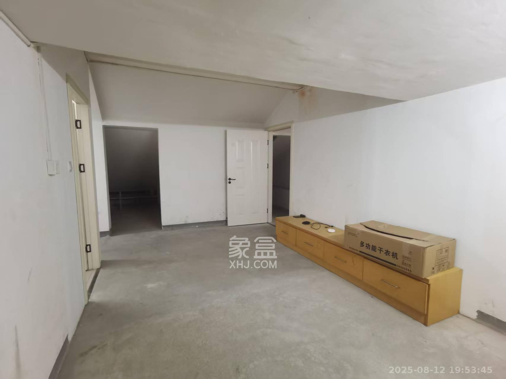 九峰小区(一二三四区) 7室2厅2卫 3000.0元/月 九峰小区(一二三四区) 7室2厅2卫 3000.0元/月室内图