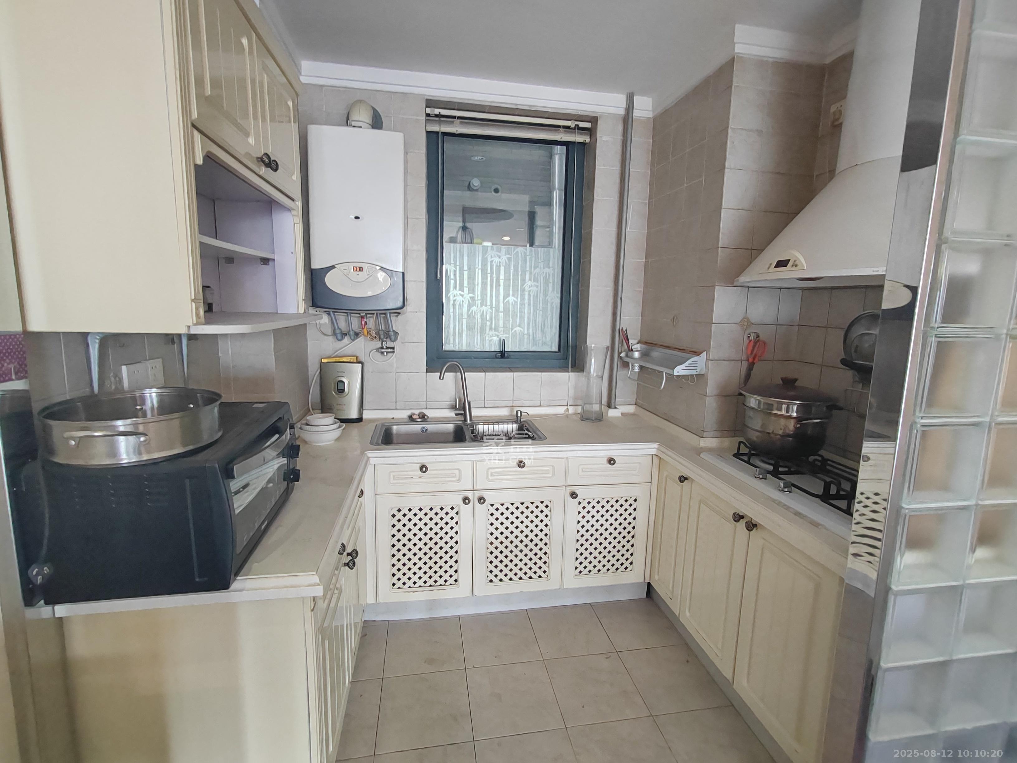 中天广场  3室1厅1卫    4000.0元/月室内图