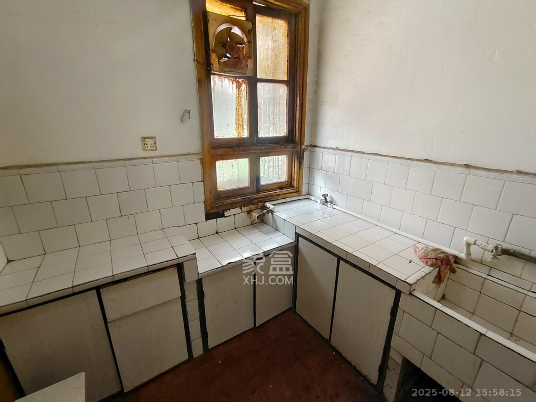 开发公司宿舍  1室1厅1卫    1100.0元/月 开发公司宿舍  1室1厅1卫    1100.0元/月室内图