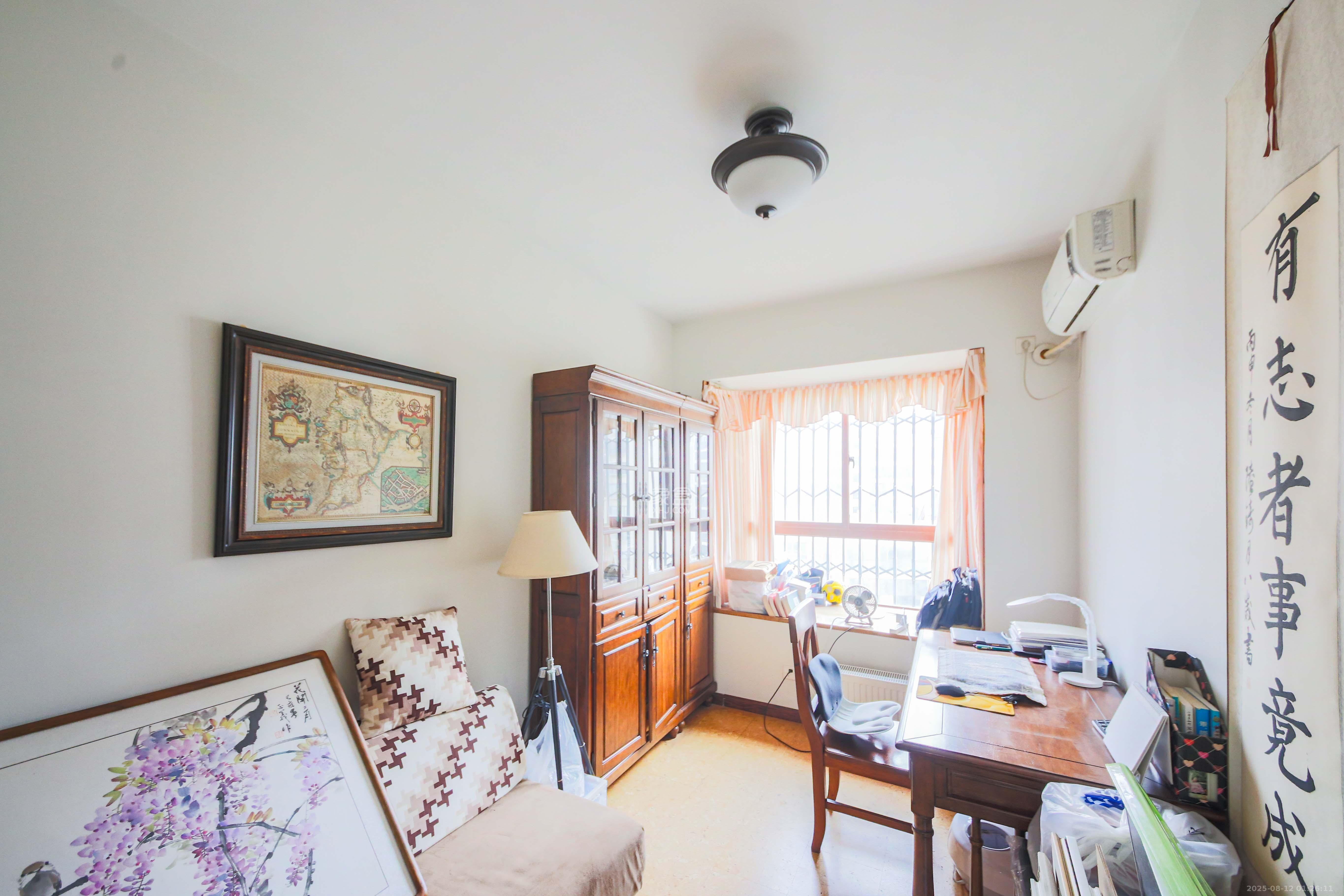 银杏嘉园  4室2厅2卫    150.0万 银杏嘉园  4室2厅2卫    150.0万卧室