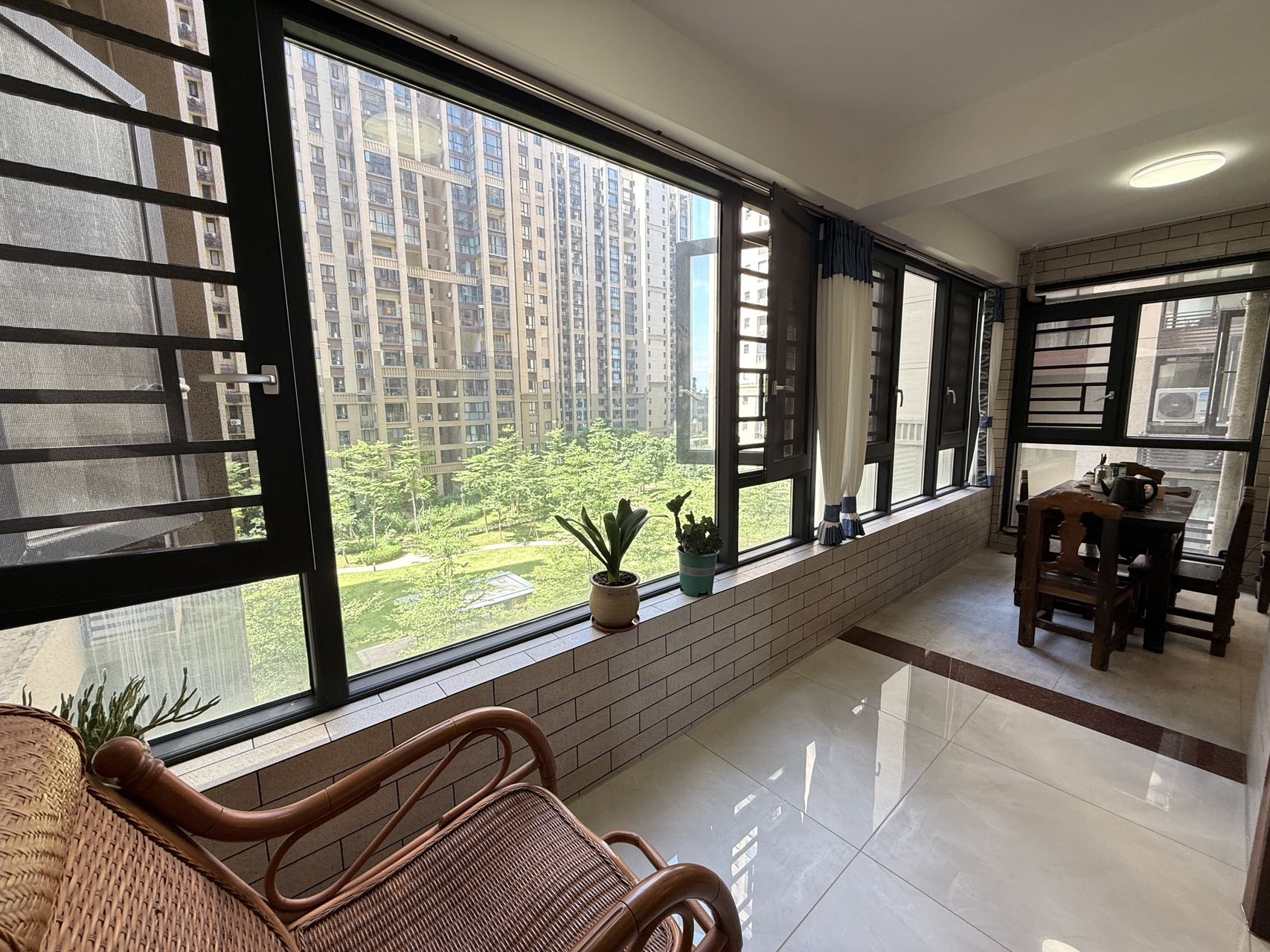 恩祥新城 4室2厅2卫 5500.0元/月 恩祥新城 4室2厅2卫 5500.0元/月室内图