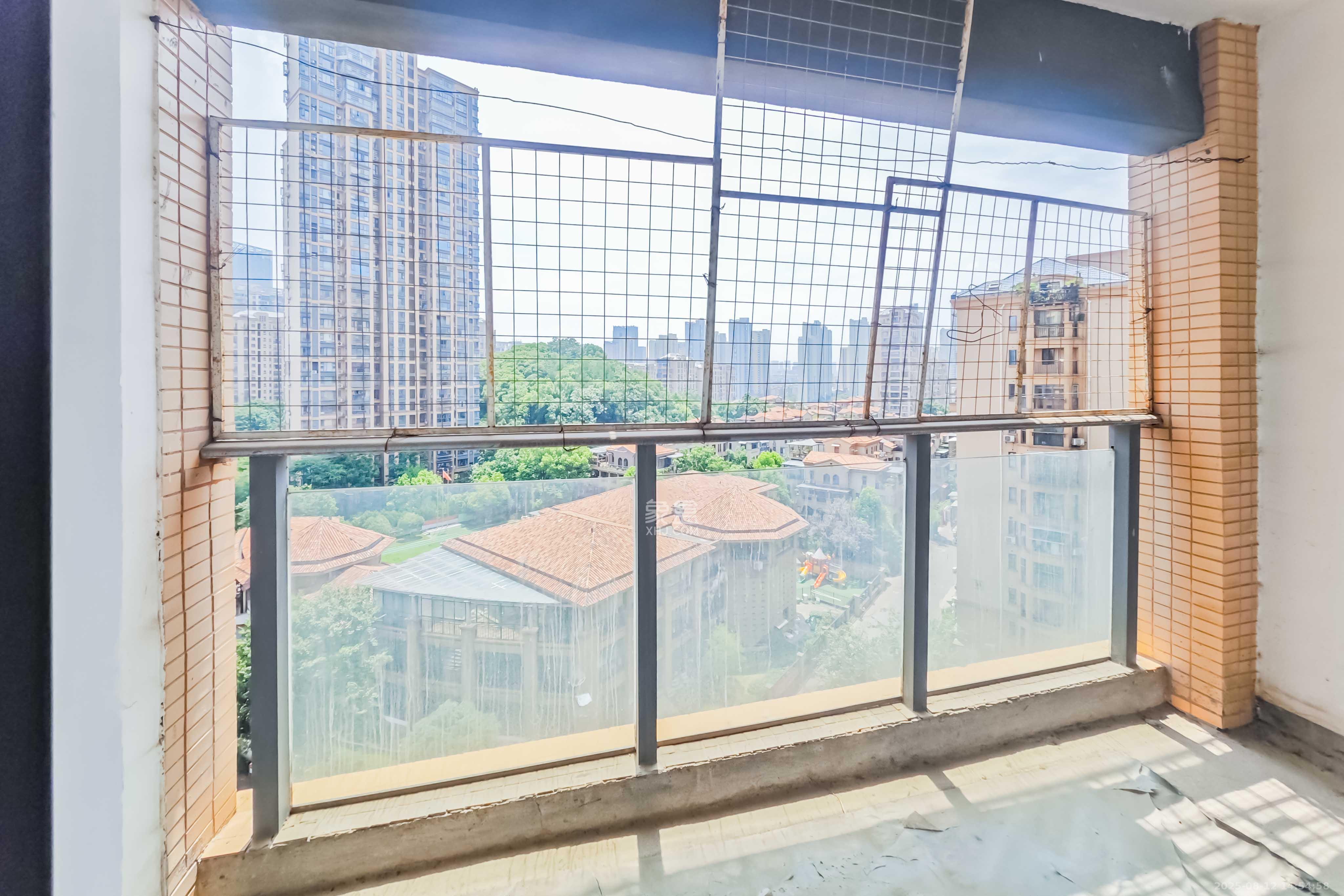 中城丽景香山园  3室2厅2卫   130.00万其他