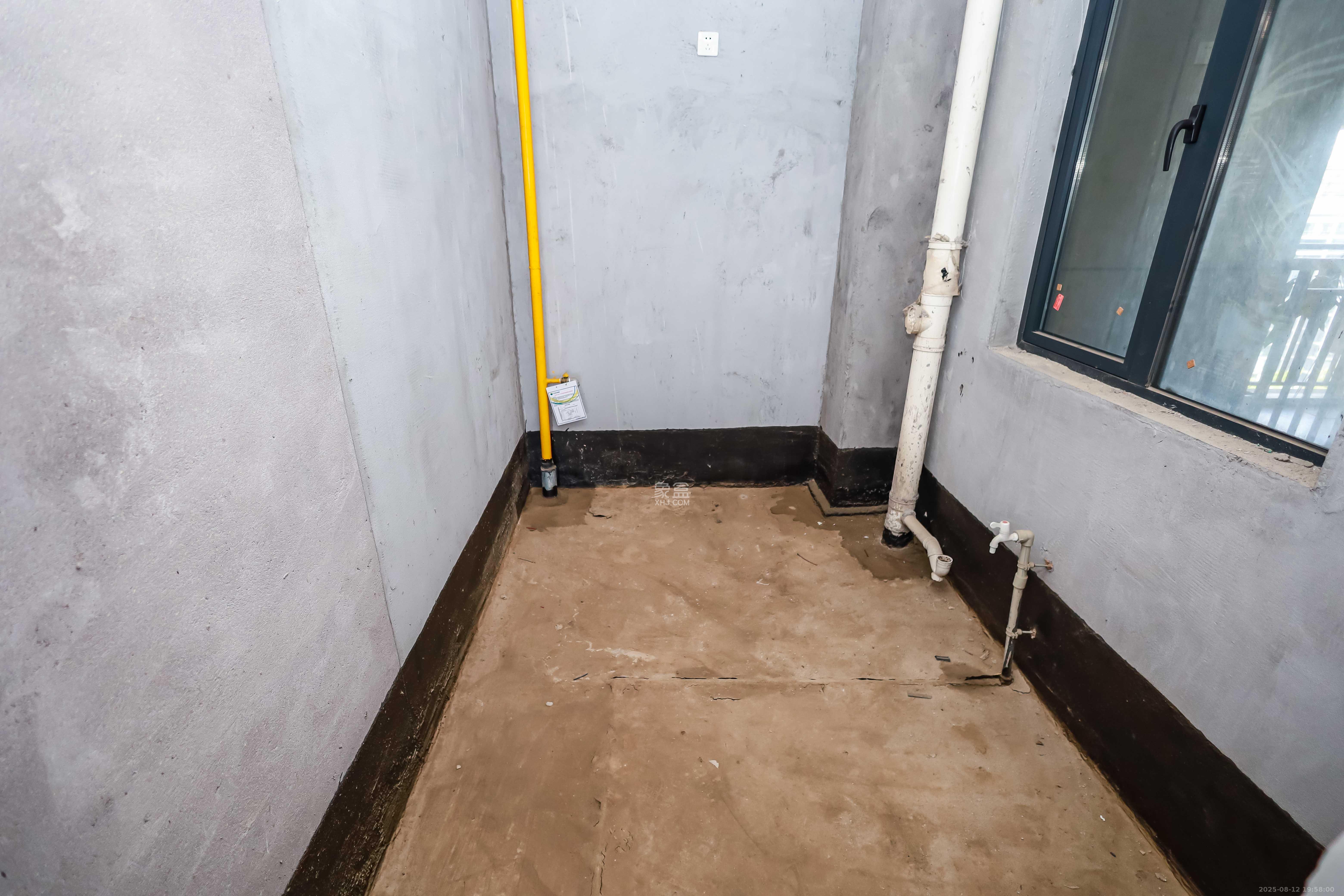 金侨风华府  4室2厅2卫    110.0万厨房