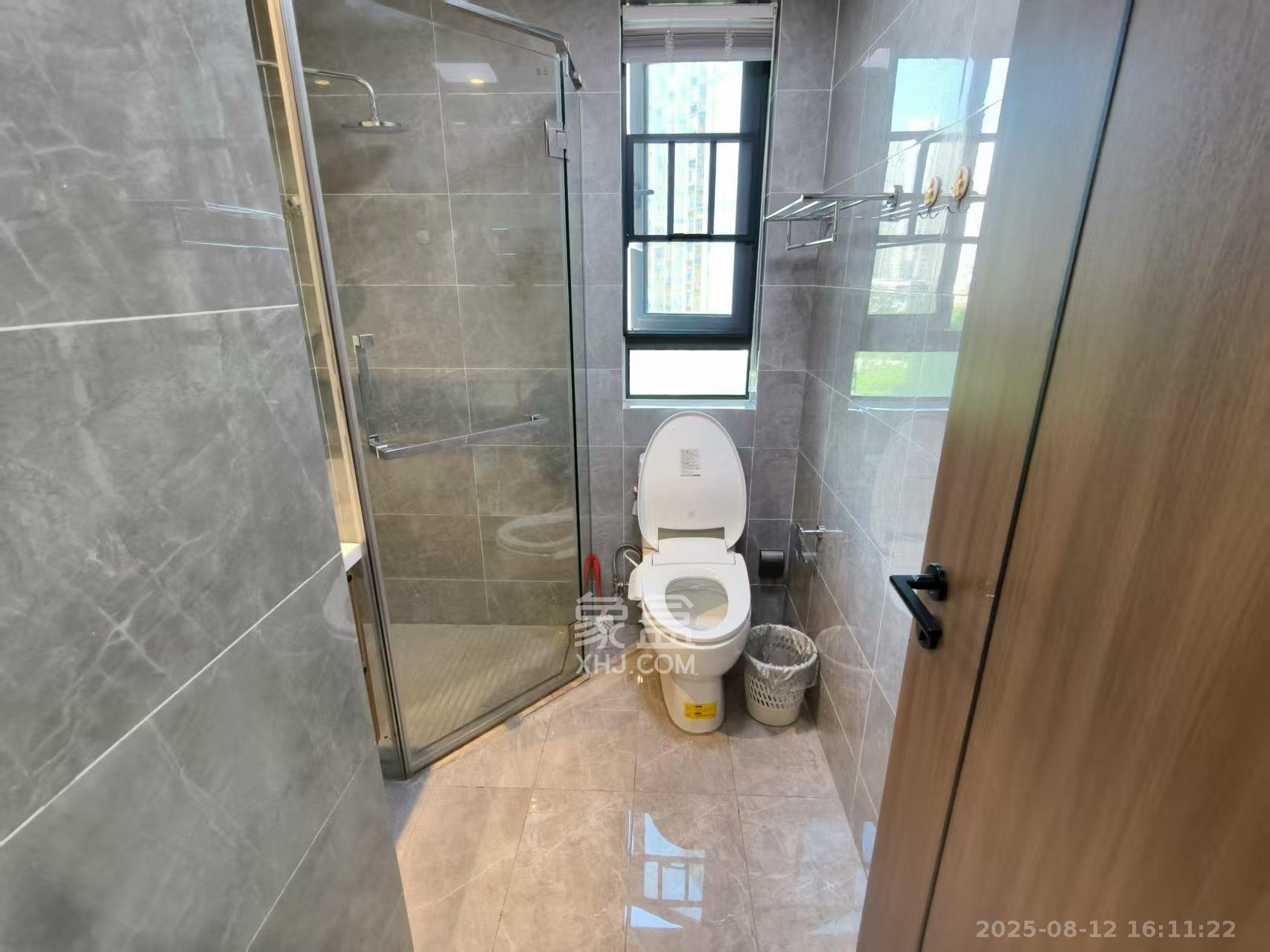 卓越中寰 4室2厅2卫 4500.0元/月 卓越中寰 4室2厅2卫 4500.0元/月室内图