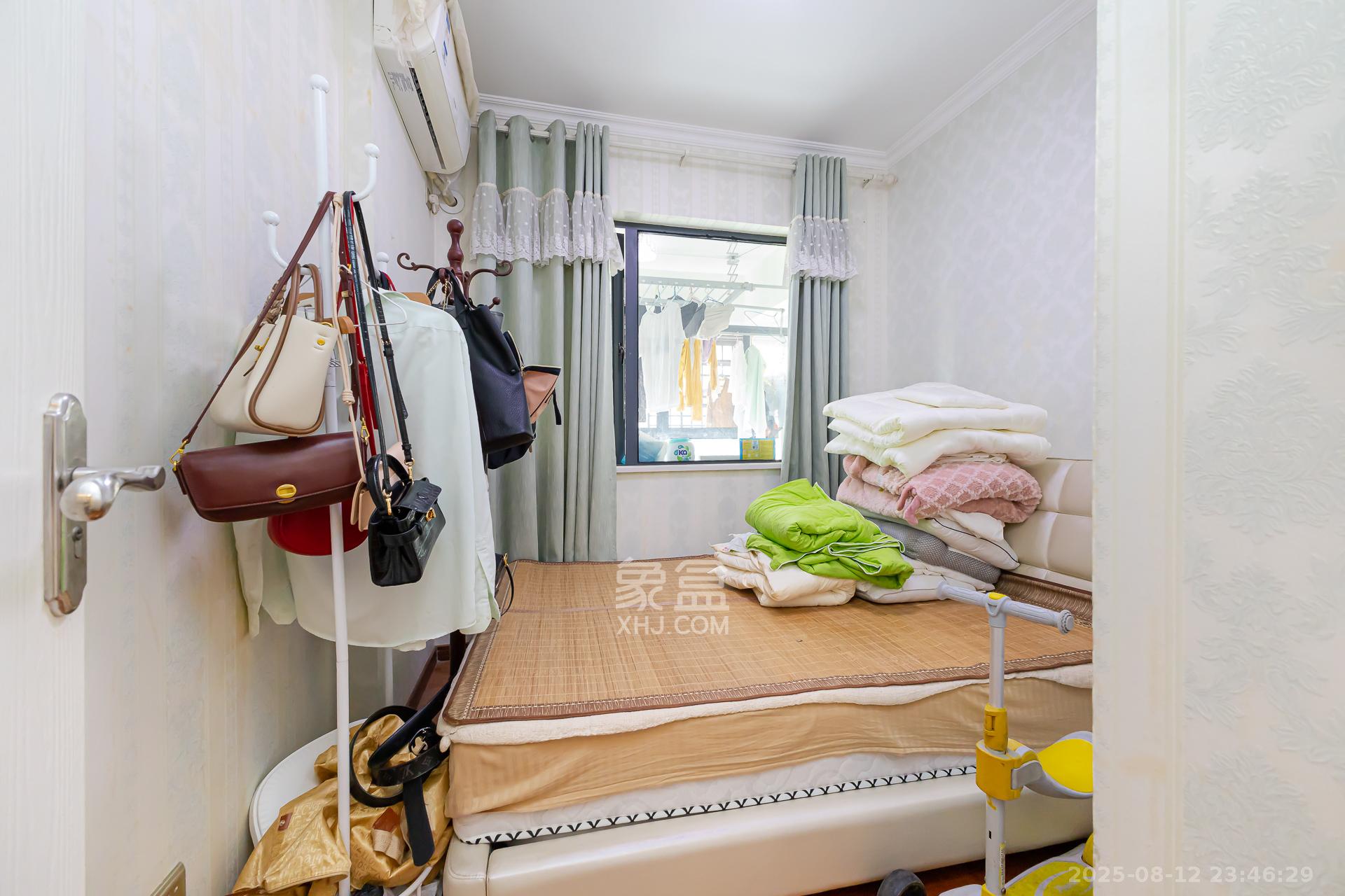 勤诚达新界  4室2厅2卫    100.0万卧室