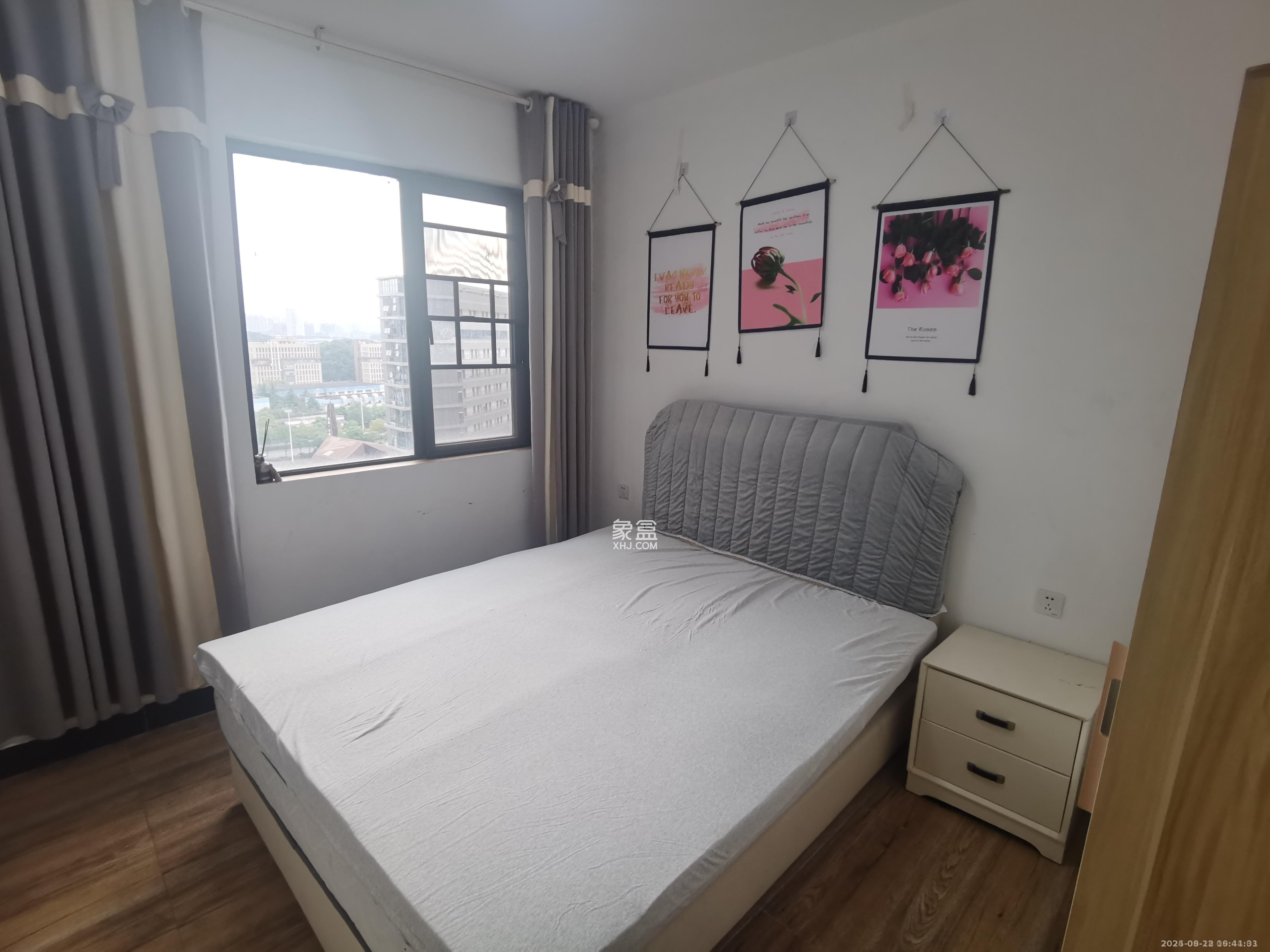 长房云时代 3室2厅1卫 2600.0元/月 长房云时代 3室2厅1卫 2600.0元/月室内图