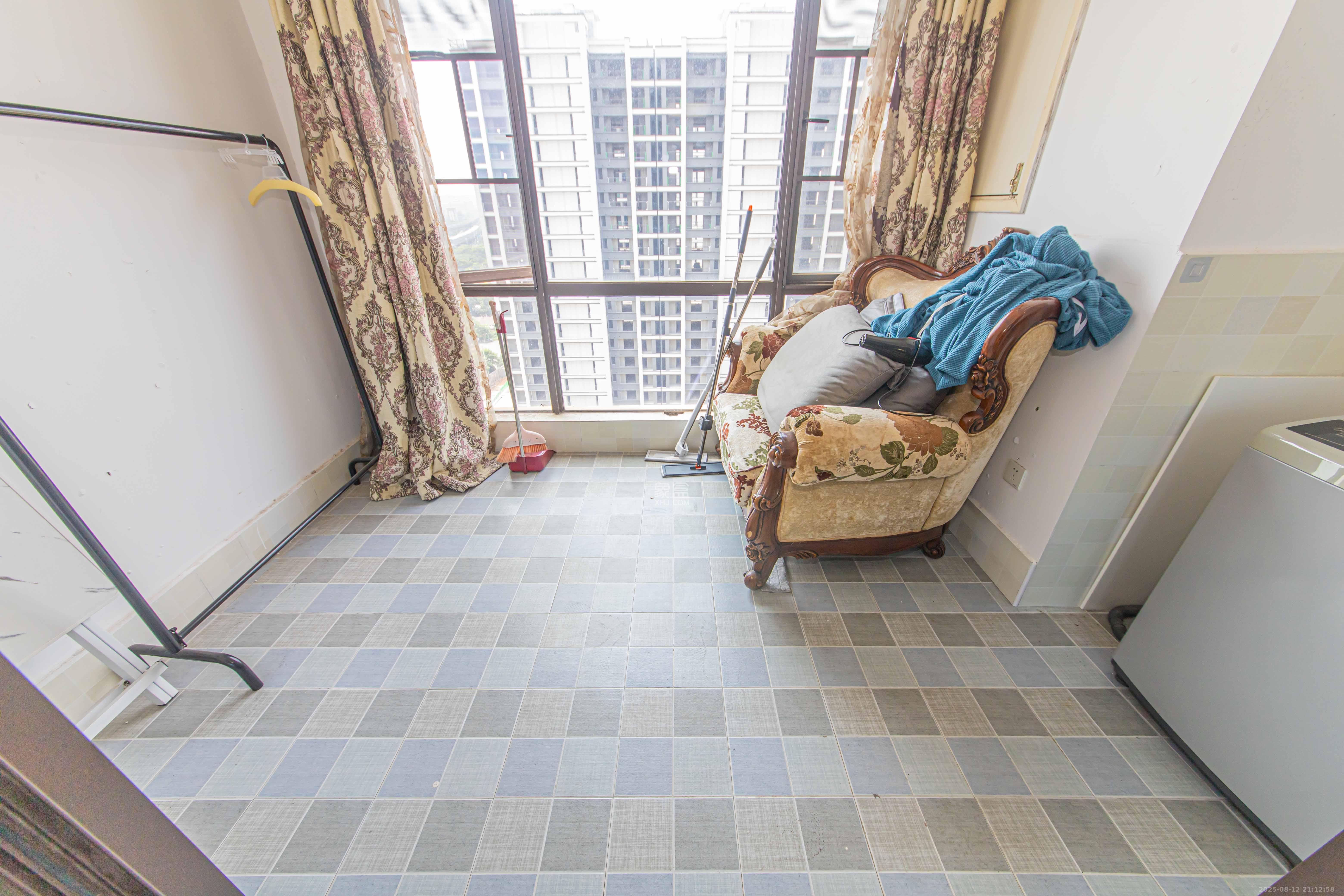 鑫远悦城(鑫远悦时代)  1室1厅1卫    39.8万 鑫远悦城(鑫远悦时代)  1室1厅1卫    39.8万阳台