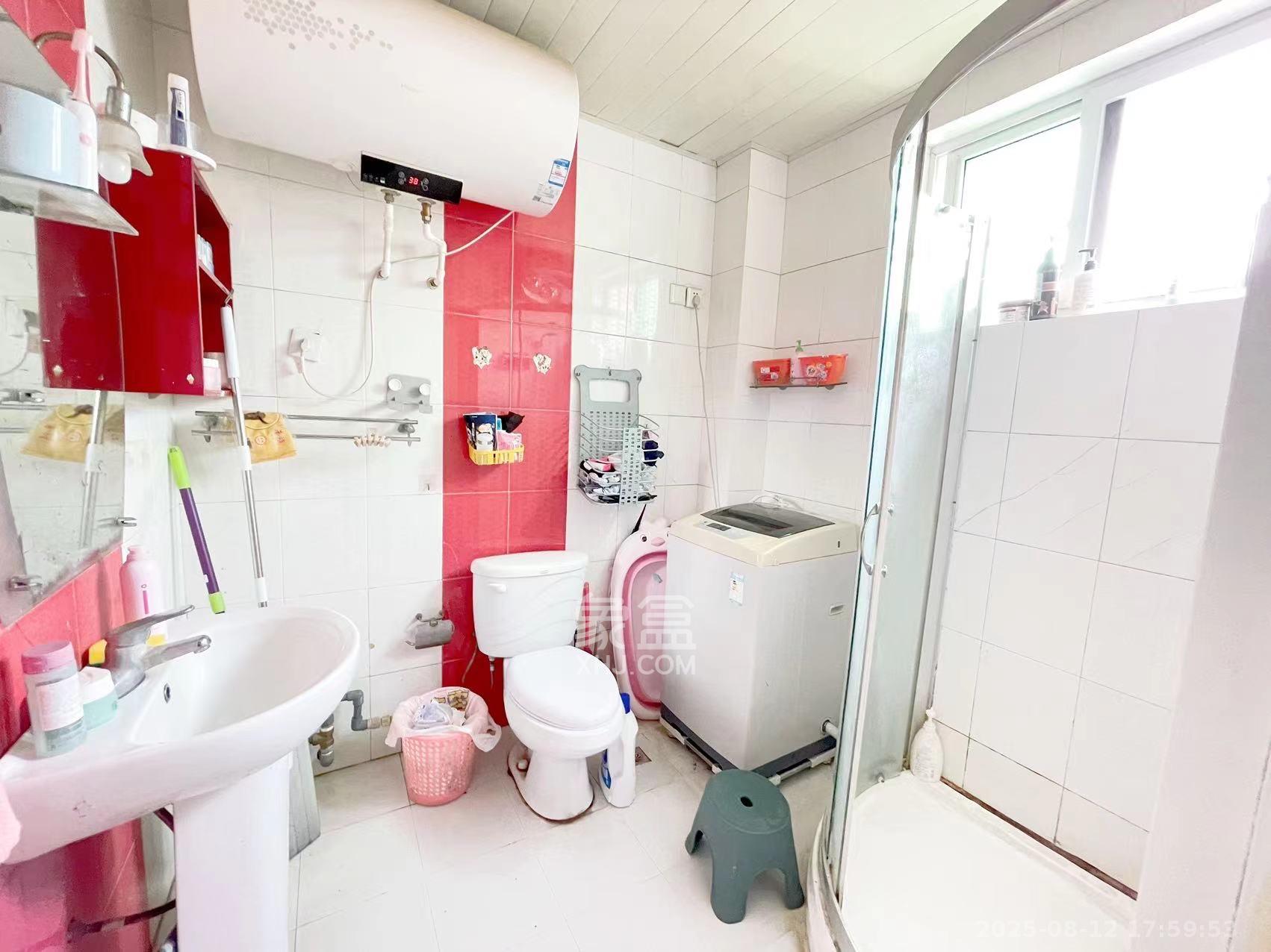 恩瑞麓山名园(龙王港小区) 2室2厅1卫 1500.0元/月 恩瑞麓山名园(龙王港小区) 2室2厅1卫 1500.0元/月室内图