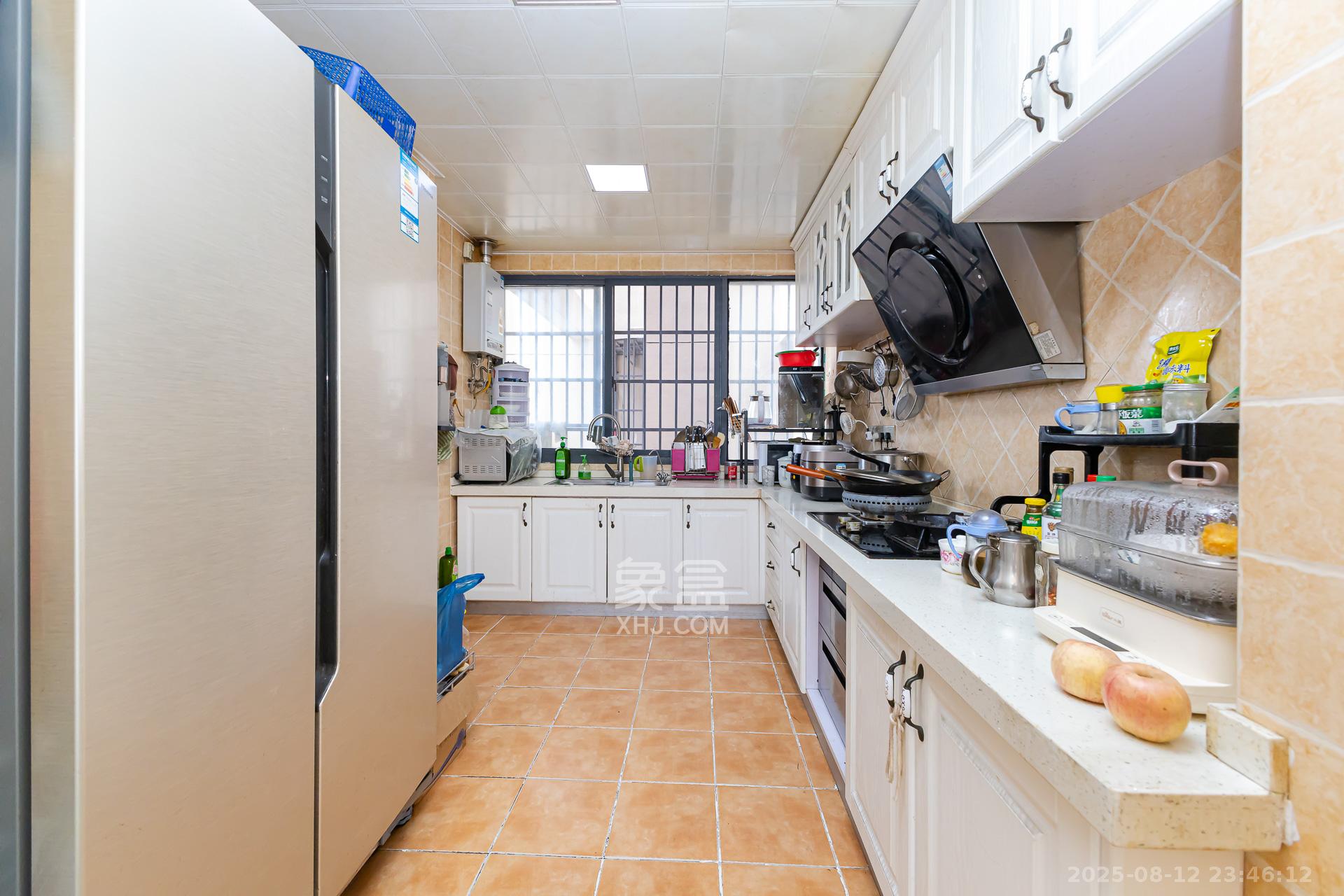 勤诚达新界  4室2厅2卫    100.0万厨房