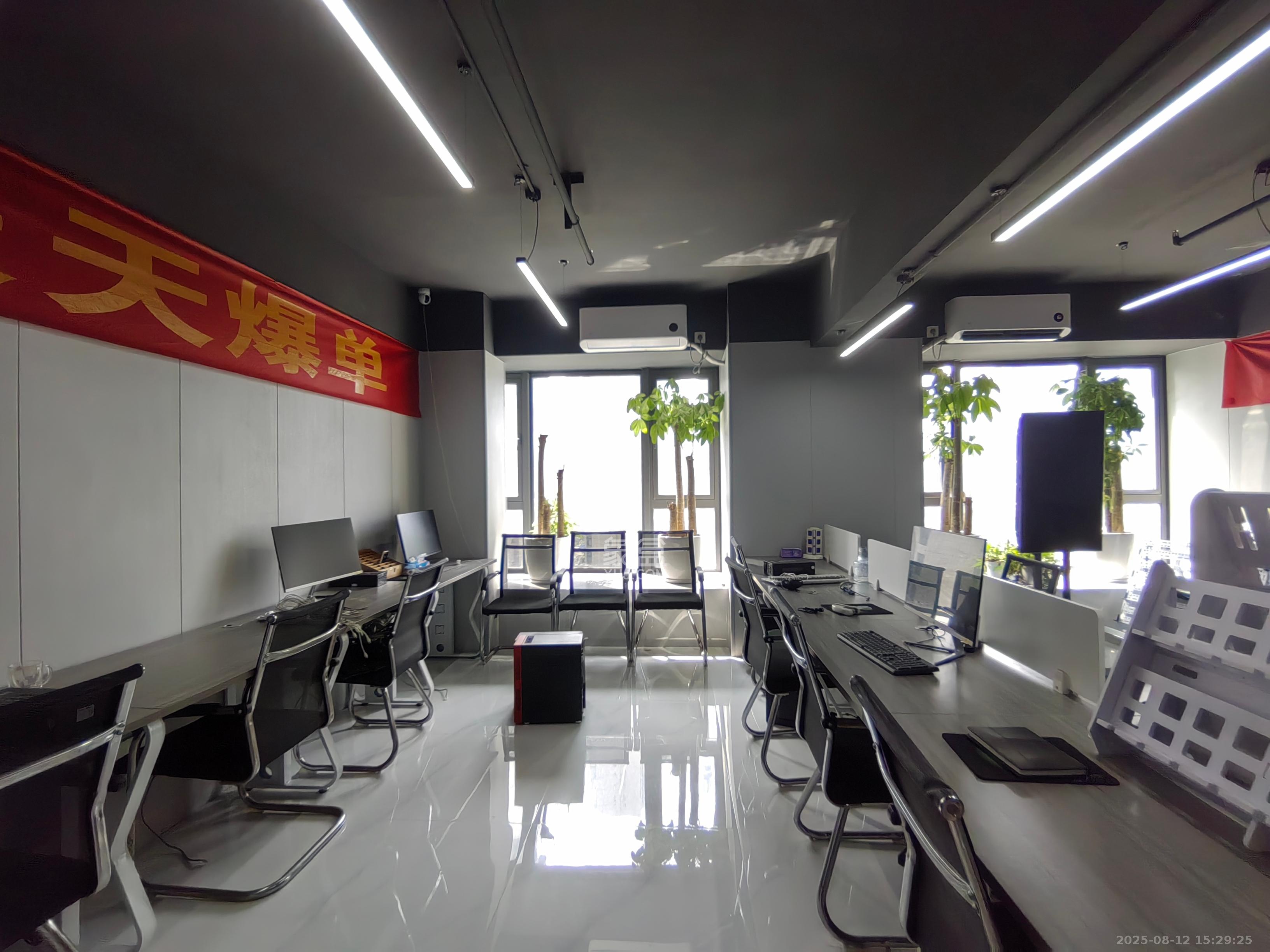 卓越浅水湾  1室1厅1卫    1200.0元/月 卓越浅水湾  1室1厅1卫    1200.0元/月室内图